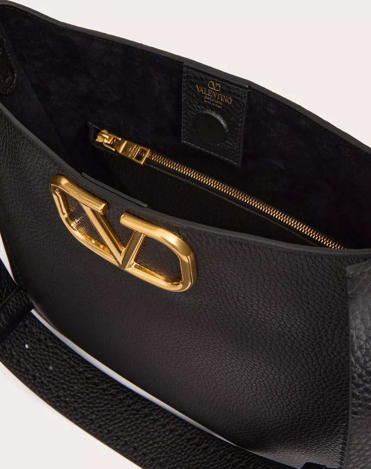 Valentino oc11z0725 Size:OS/ Hobo Bag In Grainy Calfskin in Black Size ONE SIZE - 6 Thumbnail