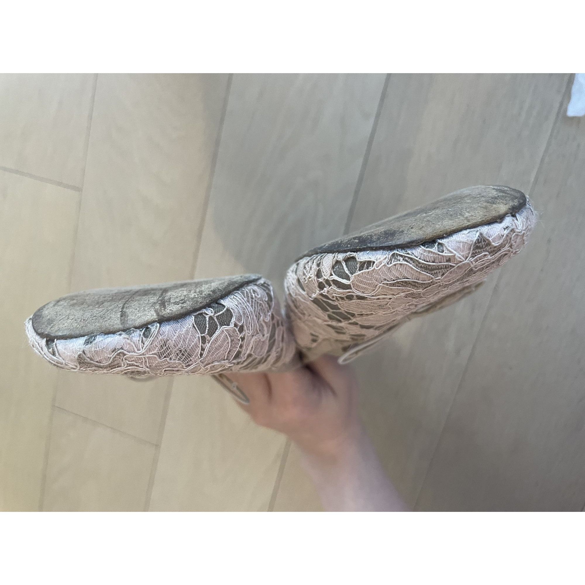 Valentino Valentino Garavani Ivory Lace Ballerina Flats With Studded B Size US 6 / IT 36 - 10 Thumbnail