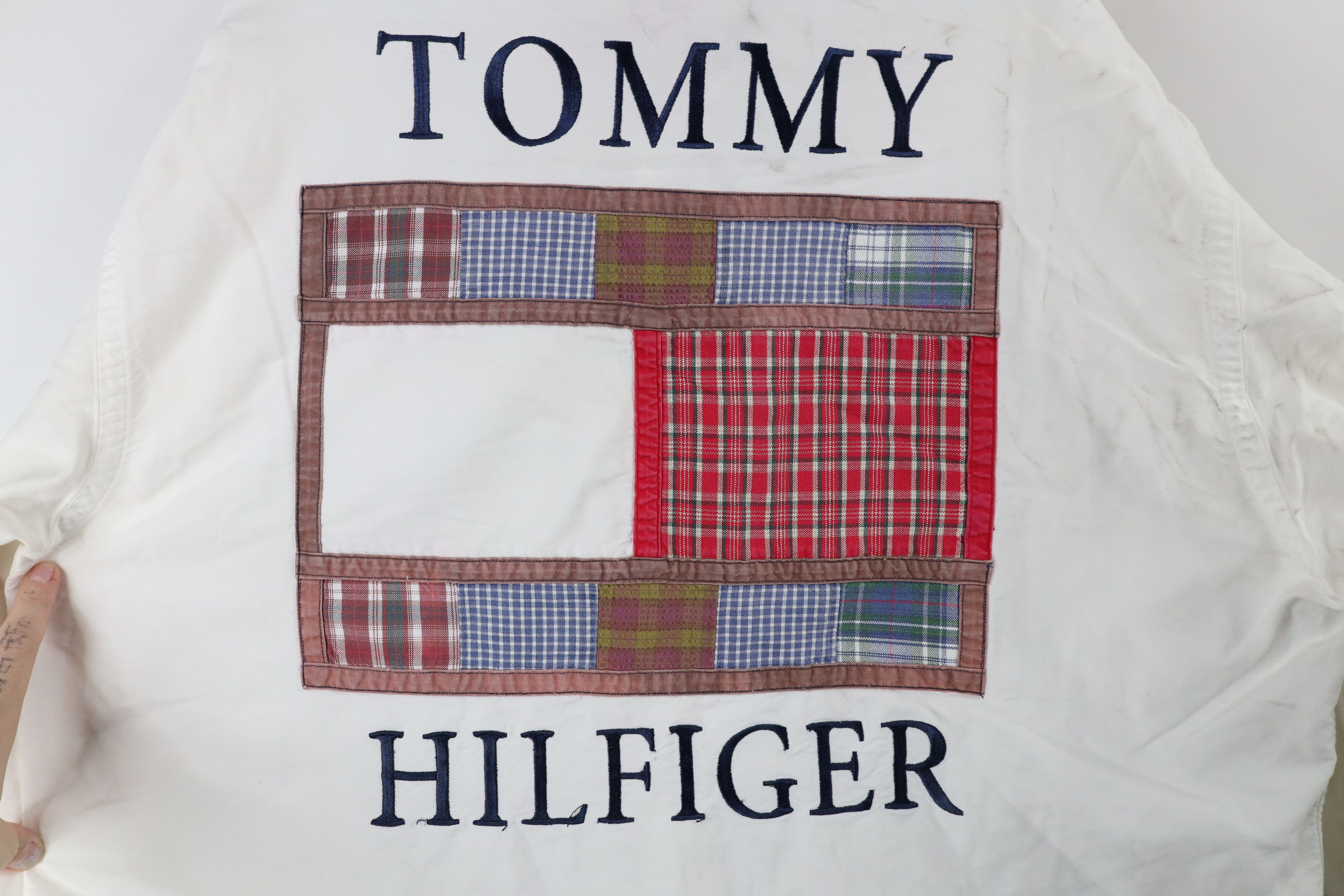 Tommy Hilfiger × Vintage Vintage 90s Tommy Hilfiger Big Logo Band Collar Button Shirt Size US L / EU 52-54 / 3 - 15 Thumbnail
