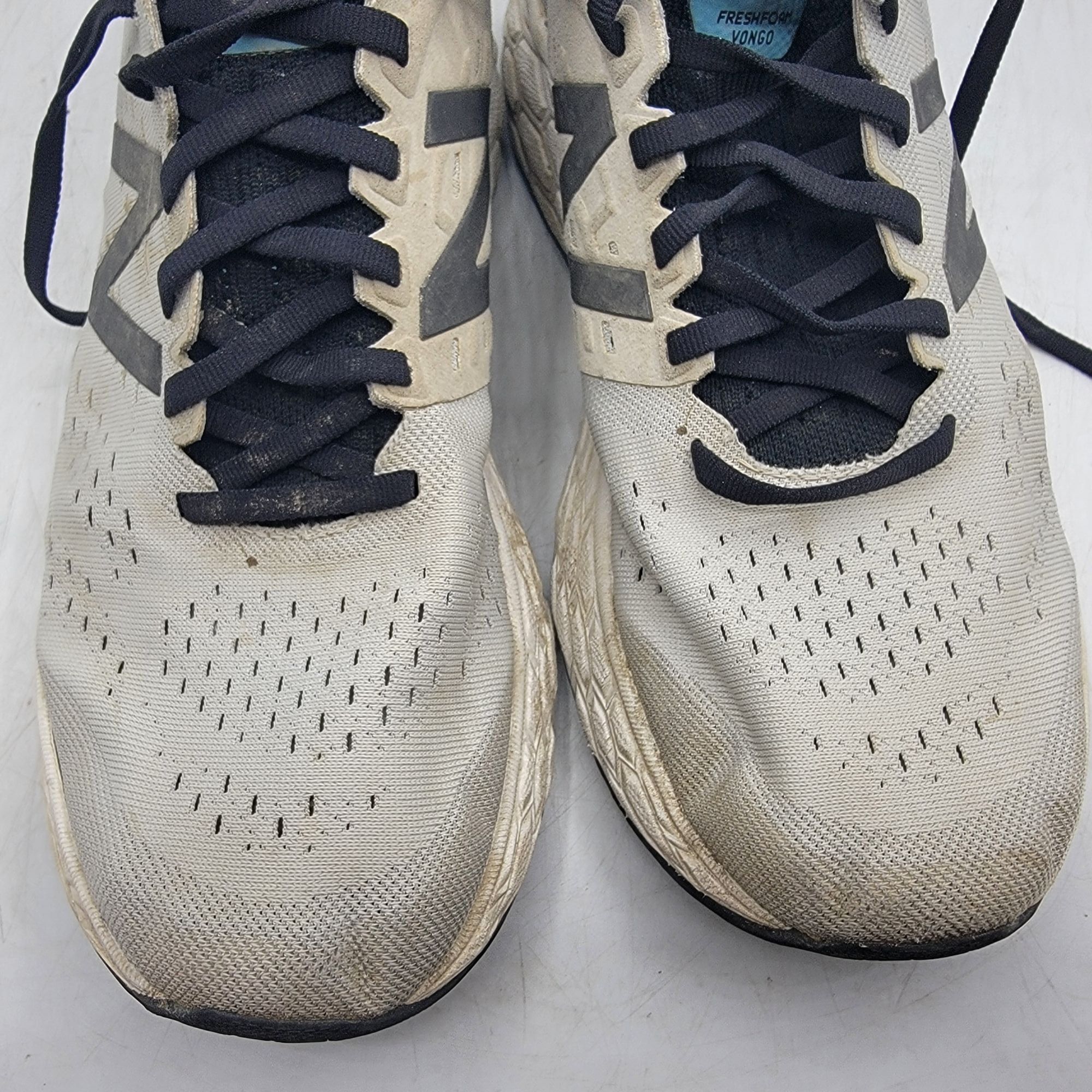 New Balance New Balance Fresh Foam Vongo V4 Mens 10 White Black Running Size US 10 / EU 43 - 10 Thumbnail