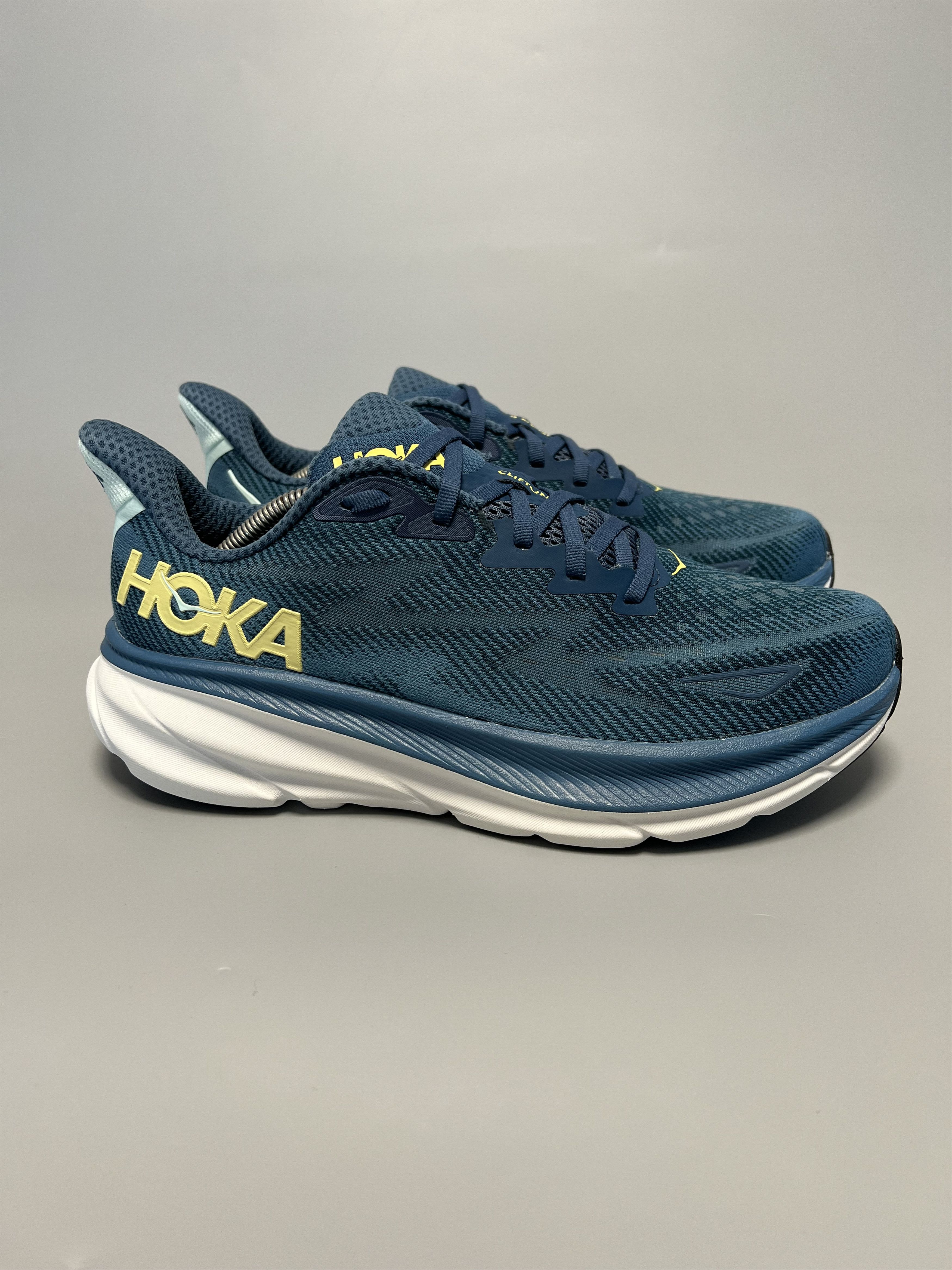 Hoka 10.5D Hoka One One Clifton 9 Running Shoes Walking Gym Size US 10.5 / EU 43-44 - 1 Thumbnail