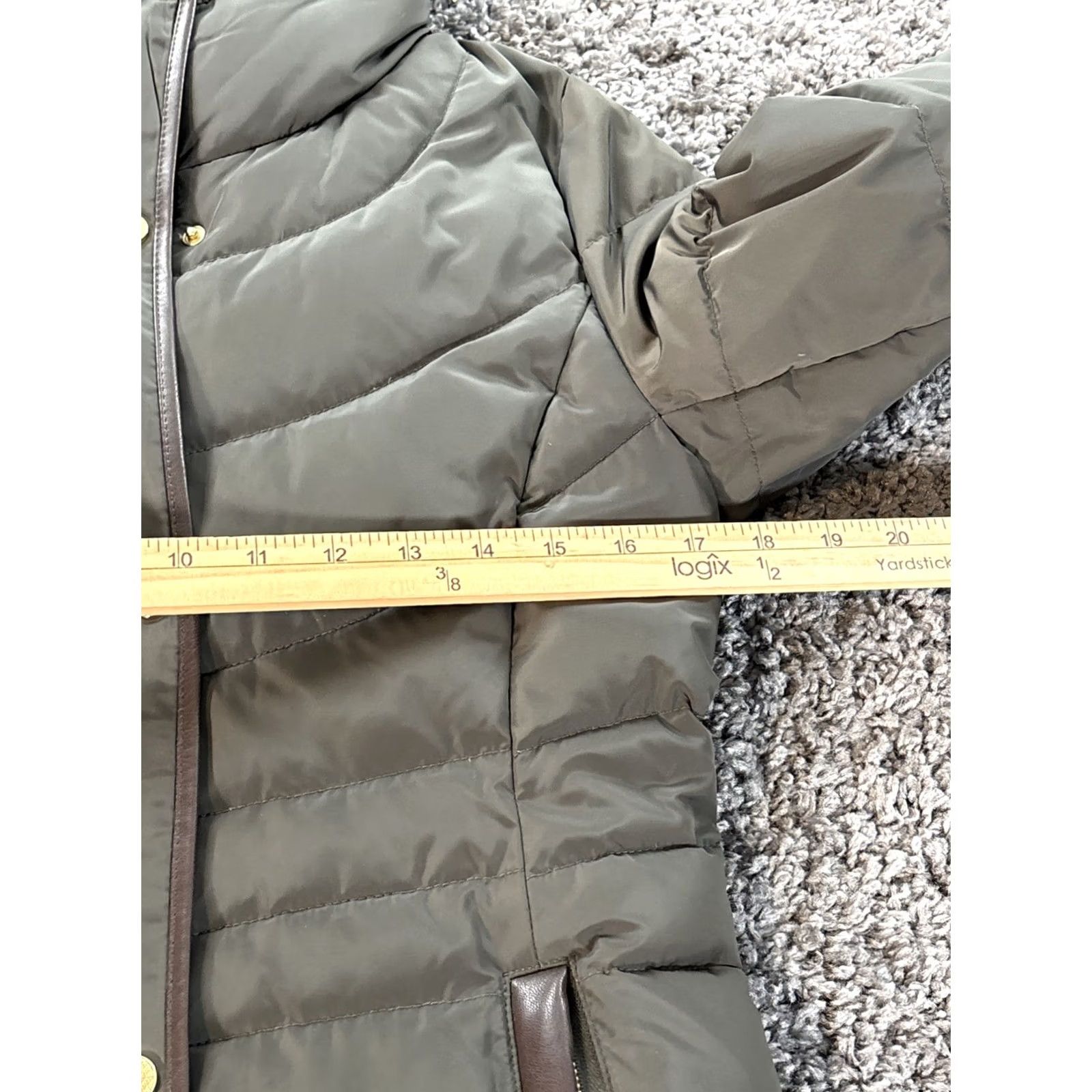 Cole Haan Cole Haan Signature Down Puffer Coat Fur Stow Hood Women’s Size S Green Coat Hooded Womens Puffer Down Green Cole Haan Signature Down S Size S / US 4 / IT 40 - 3 Thumbnail