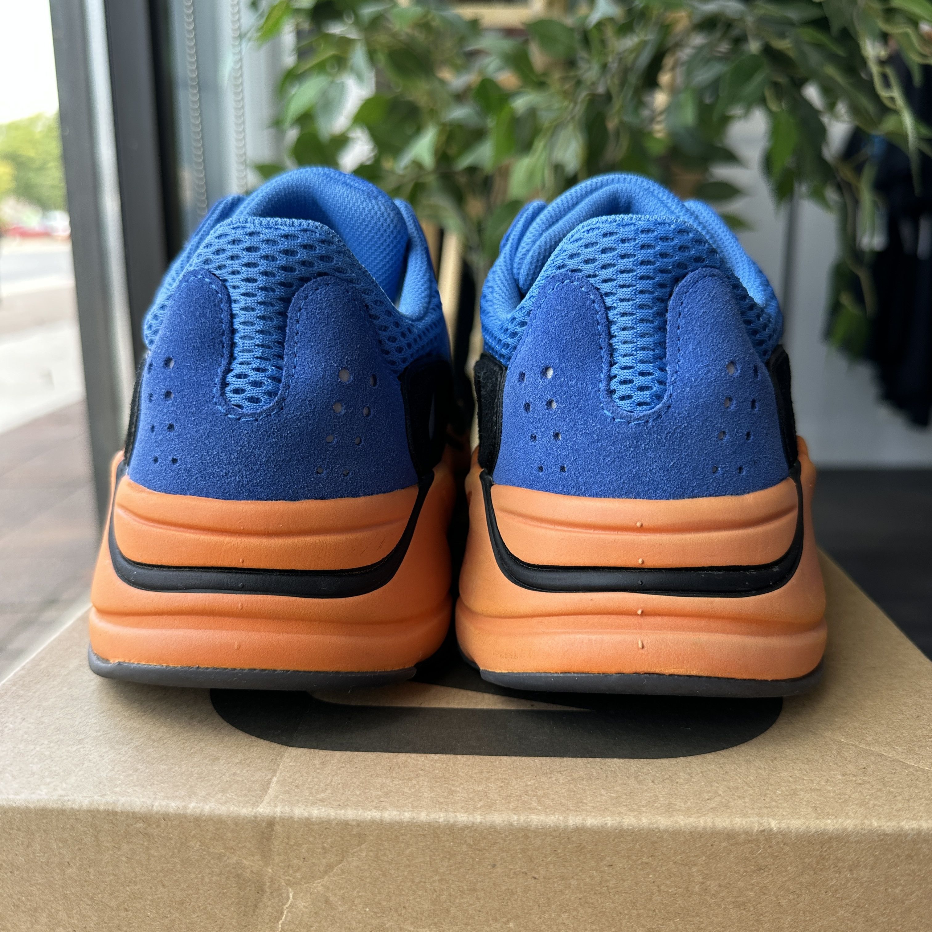 Adidas × Kanye West Yeezy 700 Size US 9.5 / EU 42-43 - 3 Thumbnail