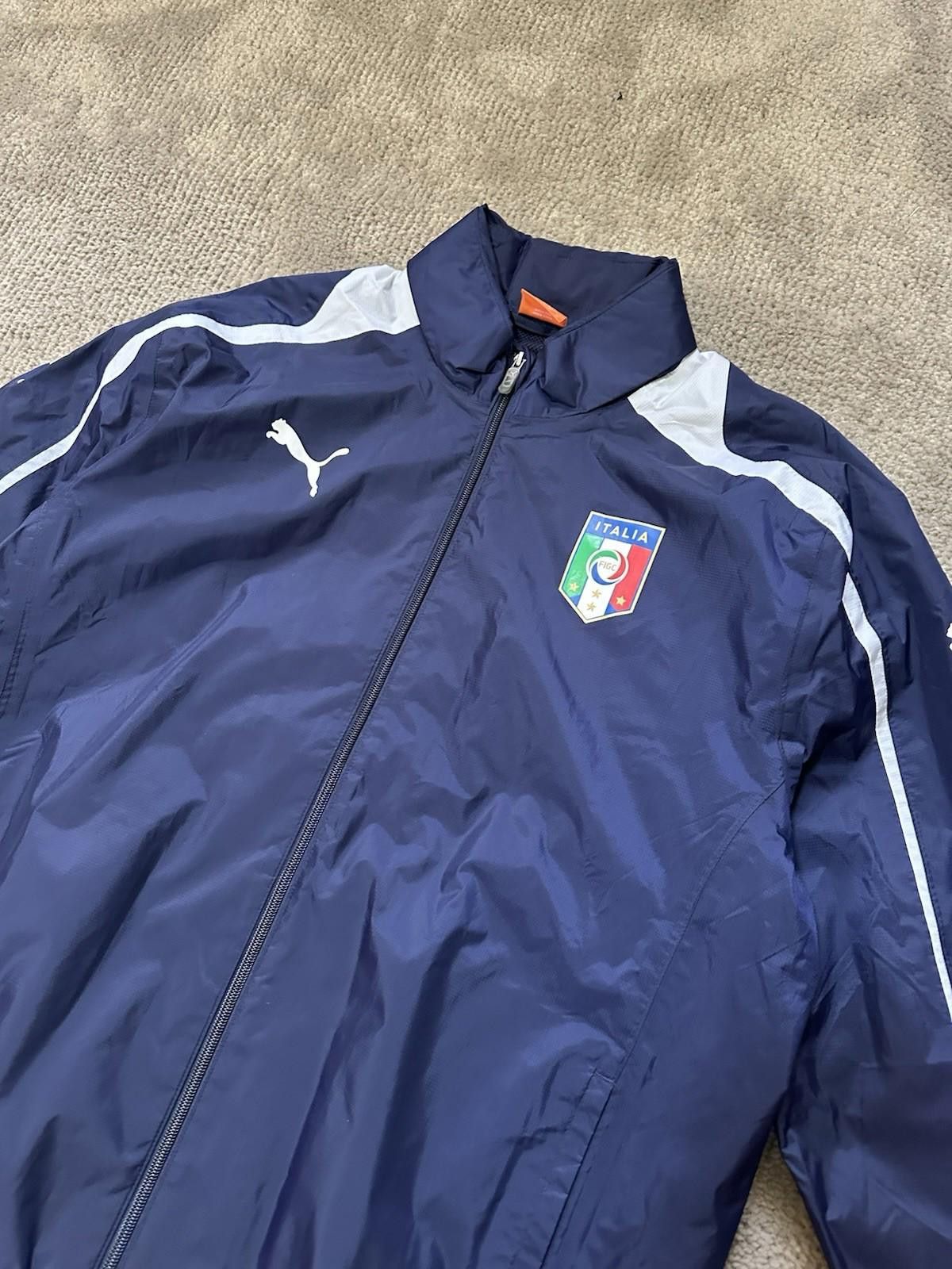 Puma ITALY NATIONAL TEAM 2010/11 TRAINING FOOTBALL HOODED JACKET Size US XL / EU 56 / 4 - 4 Thumbnail