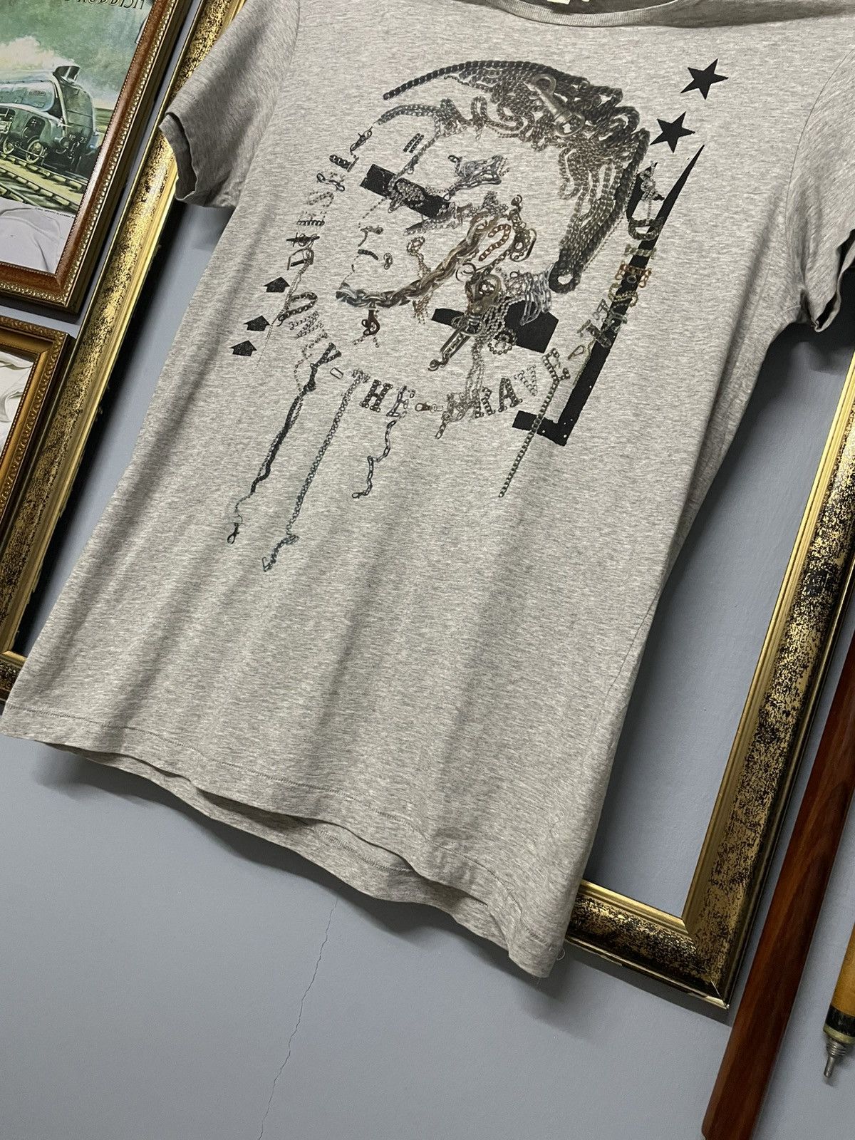 Diesel Vintage 1990s Designer Diesel Industry Trojan Art Tshirt Size US M / EU 48-50 / 2 - 4 Thumbnail