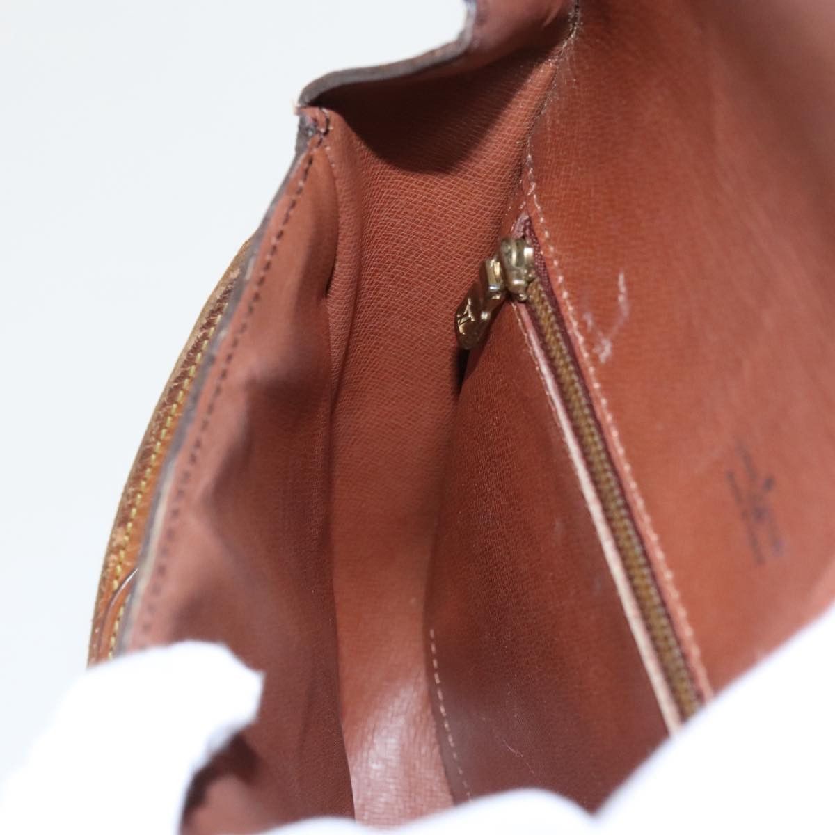 Louis Vuitton LOUIS VUITTON Monogram Saint Cloud GM Shoulder Bag M51242 Size ONE SIZE - 15 Thumbnail