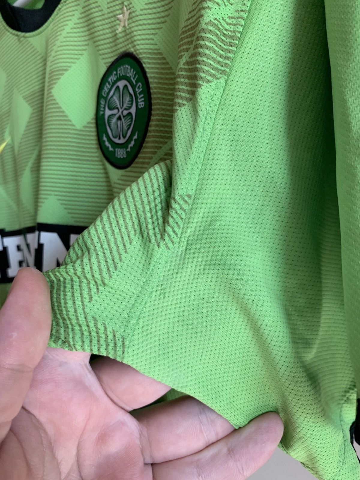 Nike Celtic Glasgow 2010 Away Football Shirt Nike Soccer Size XL Size US XL / EU 56 / 4 - 12 Thumbnail