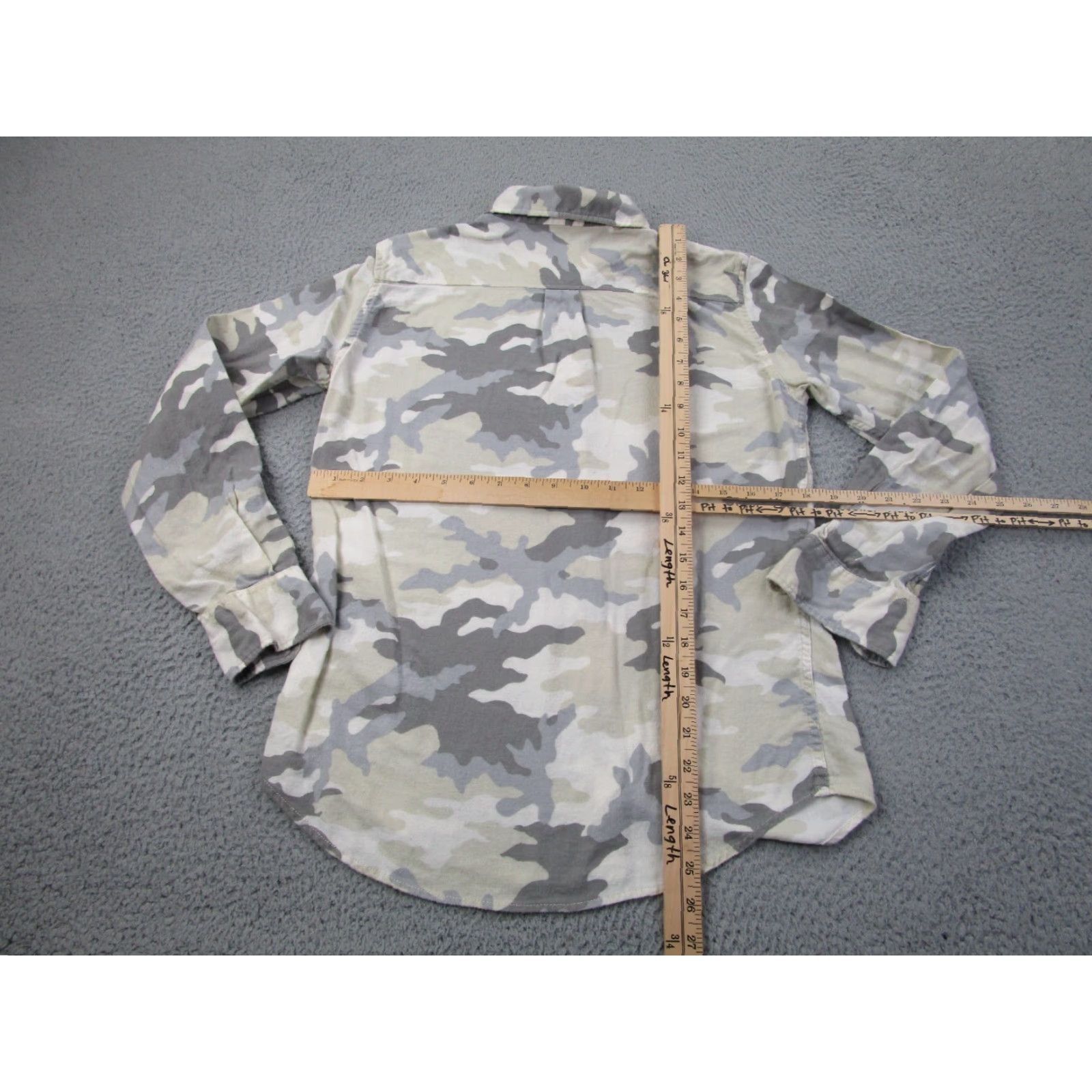 Uniqlo Uniqlo Shirt Mens S Gray Beige Cream Camo Flannel Lightweight Indie Gorpcore Size US S / EU 44-46 / 1 - 7 Thumbnail