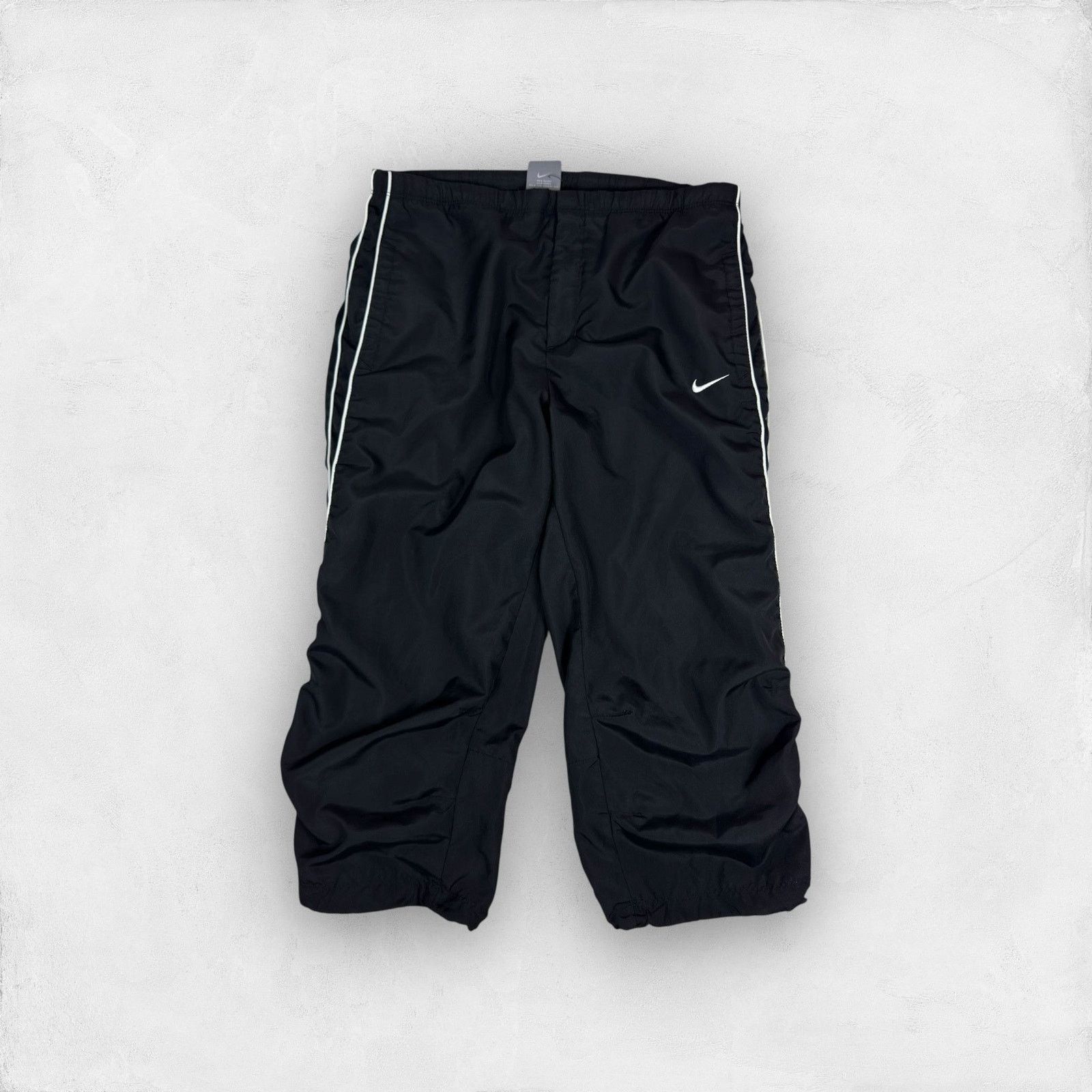 Nike Men's Black Swoosh Logo Pockets Capri Pants Small