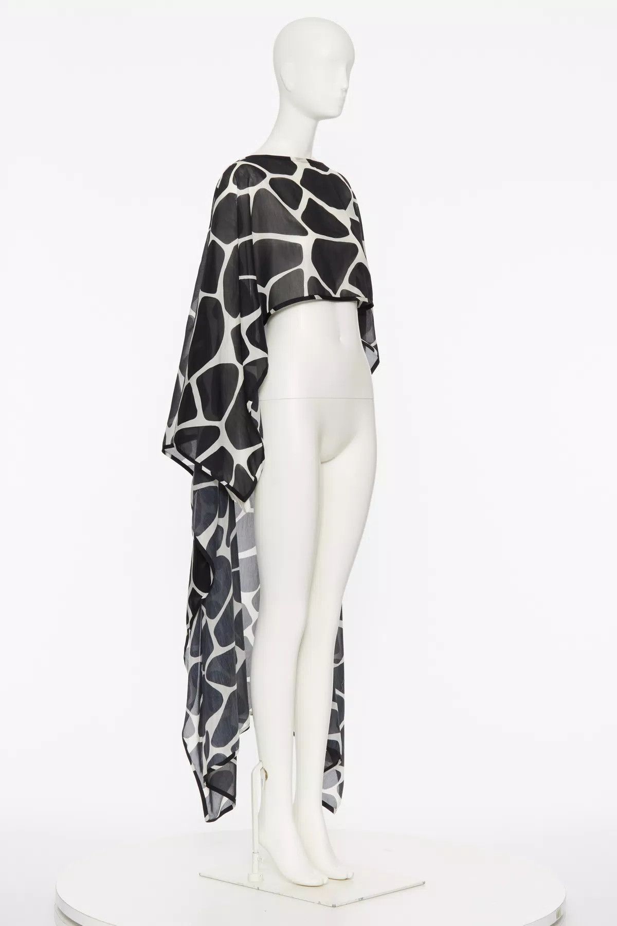 Valentino o1s1wg110925 Voile Cape With Giraffa Print in Black/Avorio Size S / US 4 / IT 40 - 3 Thumbnail