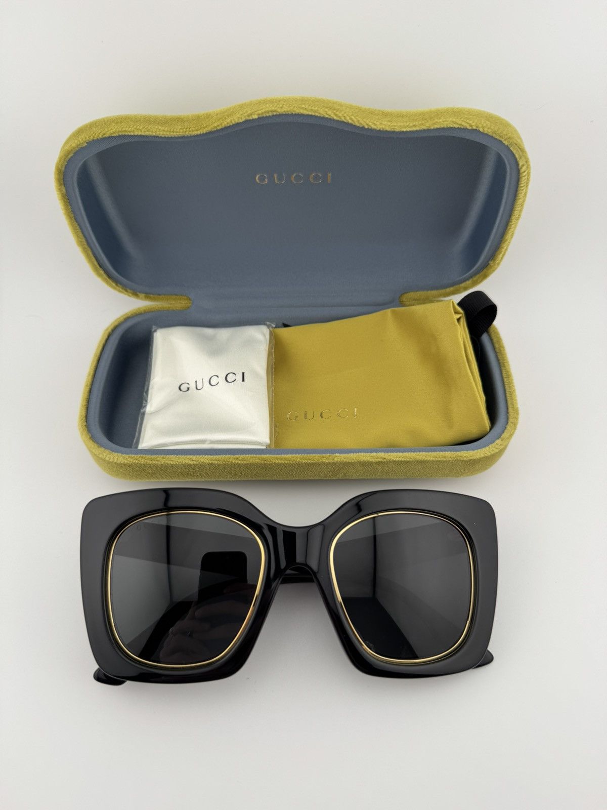Gucci, Women\'s Oversized‎ Sunglasses, Black W/Gold, GG1151S Gucci Oversized Square Frame Logo GG1151S Sunglasses  main image 3