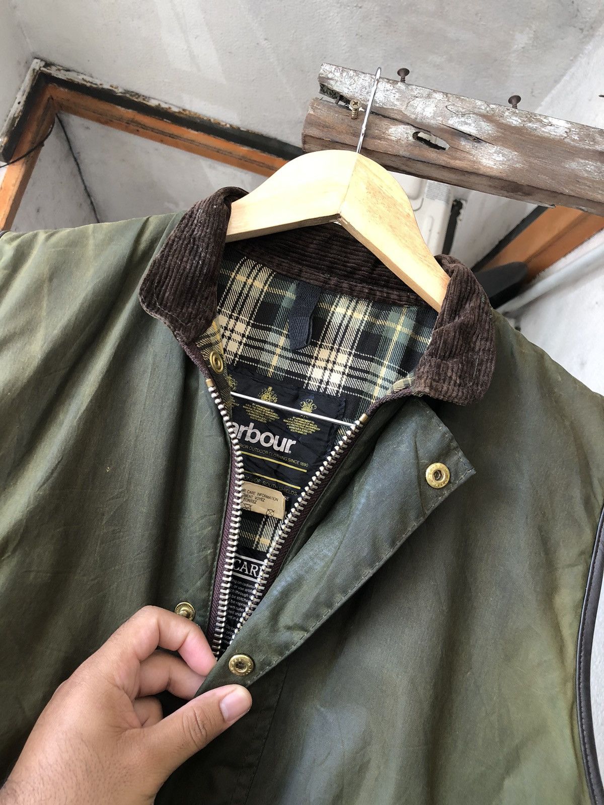 Barbour Nice❗️Vintage Barbour Distressed Wax Vest Jacket Size US S / EU 44-46 / 1 - 23 Thumbnail