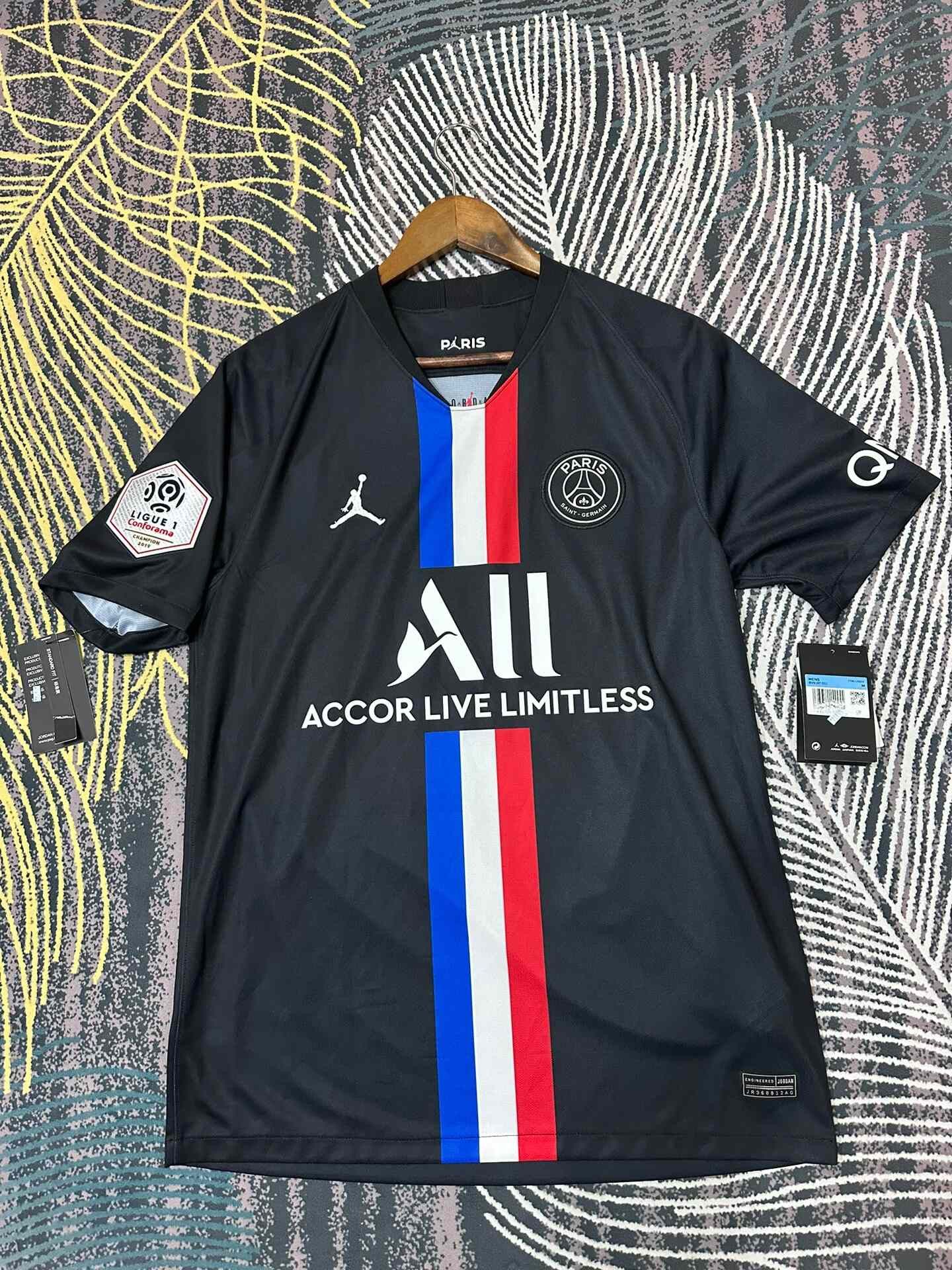 Other PSG 19-20 Third Away Jersey Mbappé Size US M / EU 48-50 / 2 - 1 Thumbnail