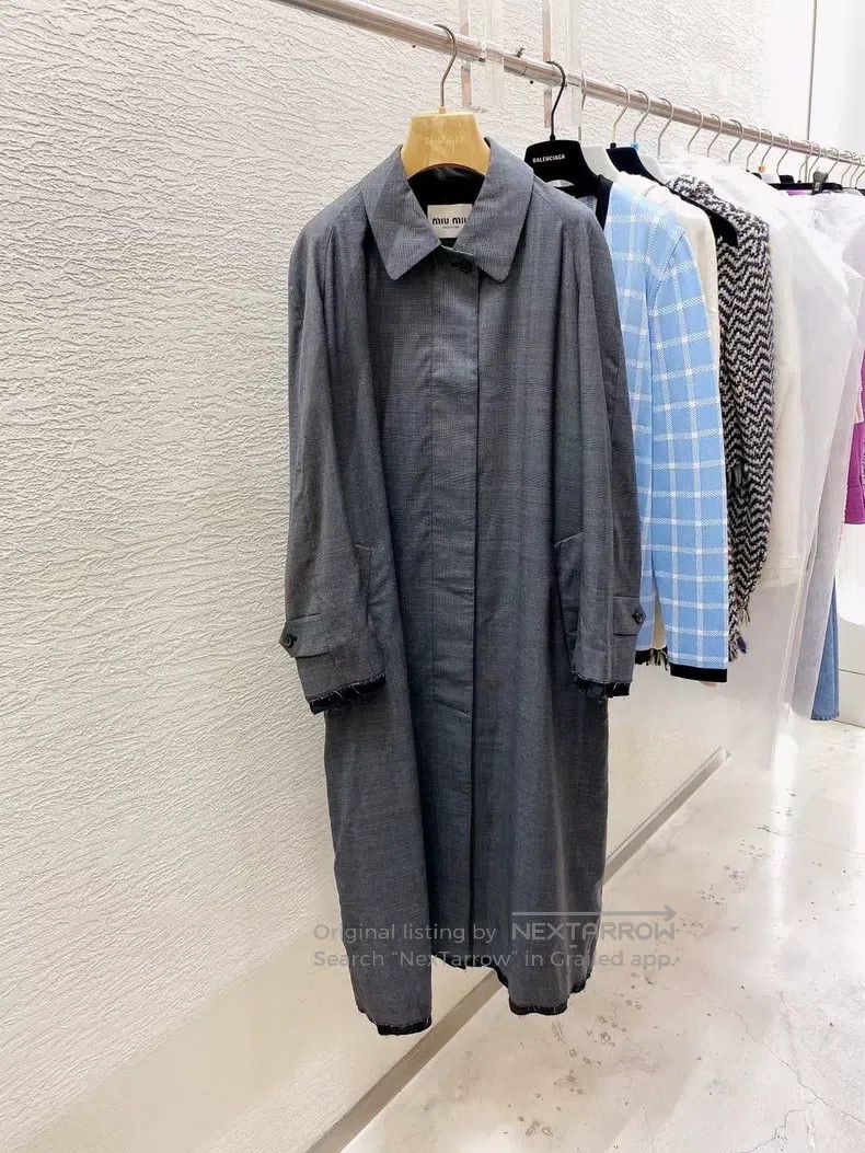 Miu Miu Miu Miu 38 Letter windbreaker coat coat Size M / US 6-8 / IT 42-44 - 1 Thumbnail