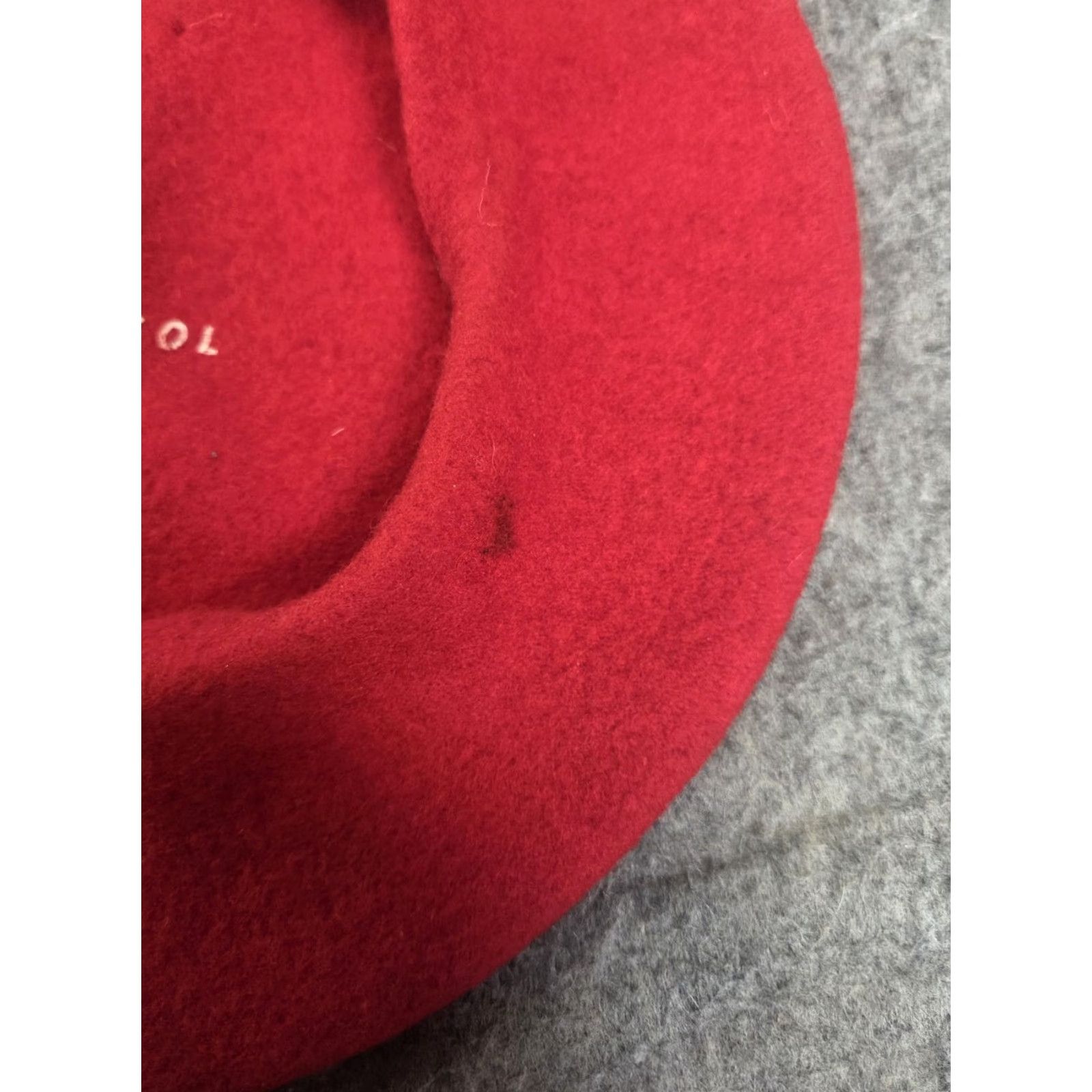 Kangol VINTAGE Kangol Beret 100% Wool Red Classic Britain Adult Unisex 70s 80s Hip Hop UK Red Beret Size ONE SIZE - 4 Thumbnail