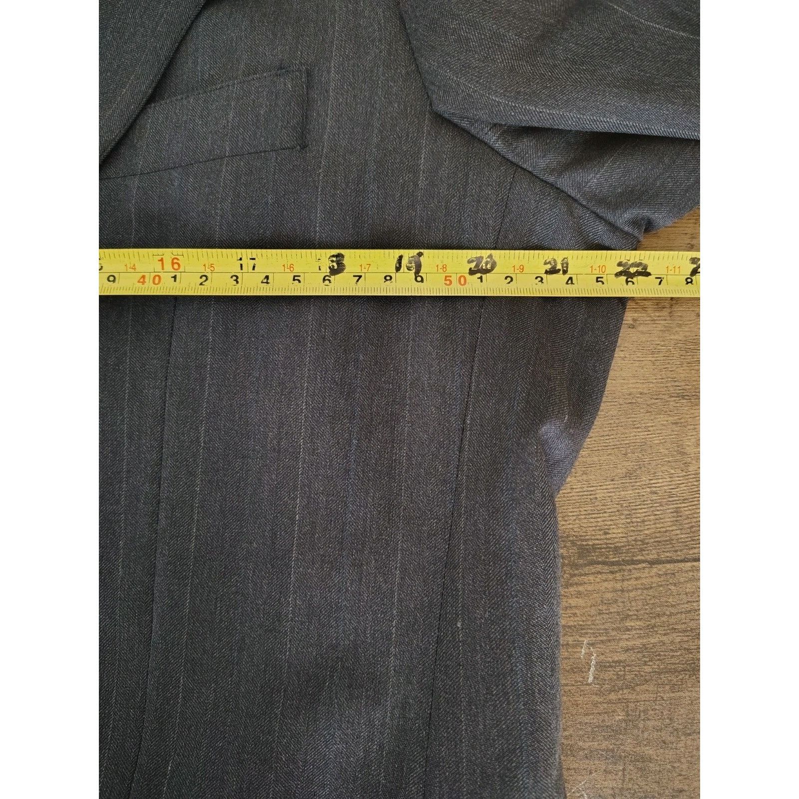 Brooks Brothers Vintage Brooks Brothers Men's Grey Pinstripe Wool Blazer 40R Size 40R - 5 Thumbnail