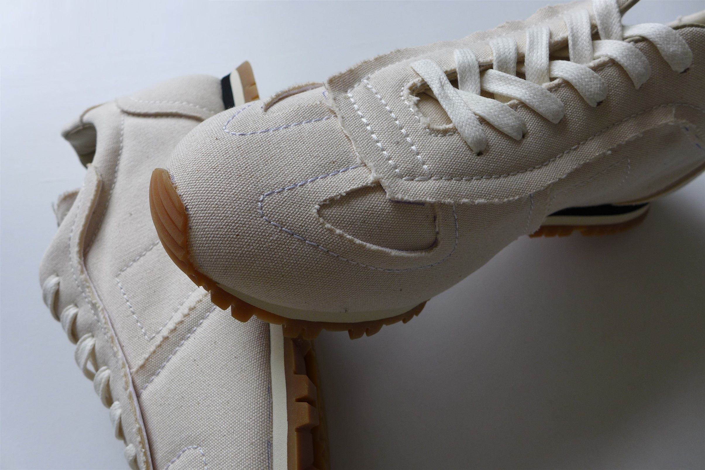 Maison Margiela n/a Margiela Ecru Runner Sneakers Size US 11 / EU 44 - 6 Thumbnail