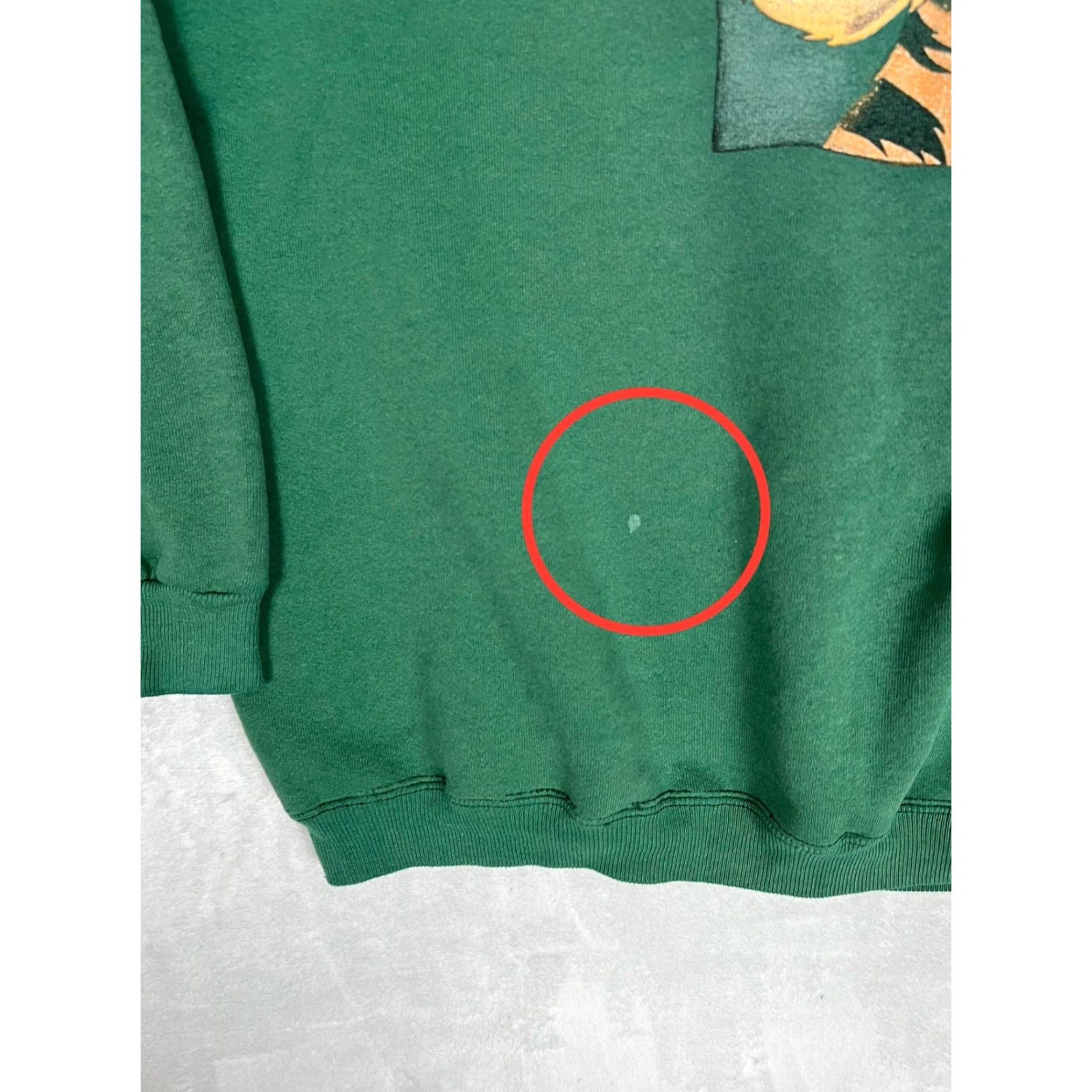 Disney VINTAGE Disney Store Tigger Sweatshirt Mens XL Green Crewneck Fleece 90s USA Size US XL / EU 56 / 4 - 4 Thumbnail
