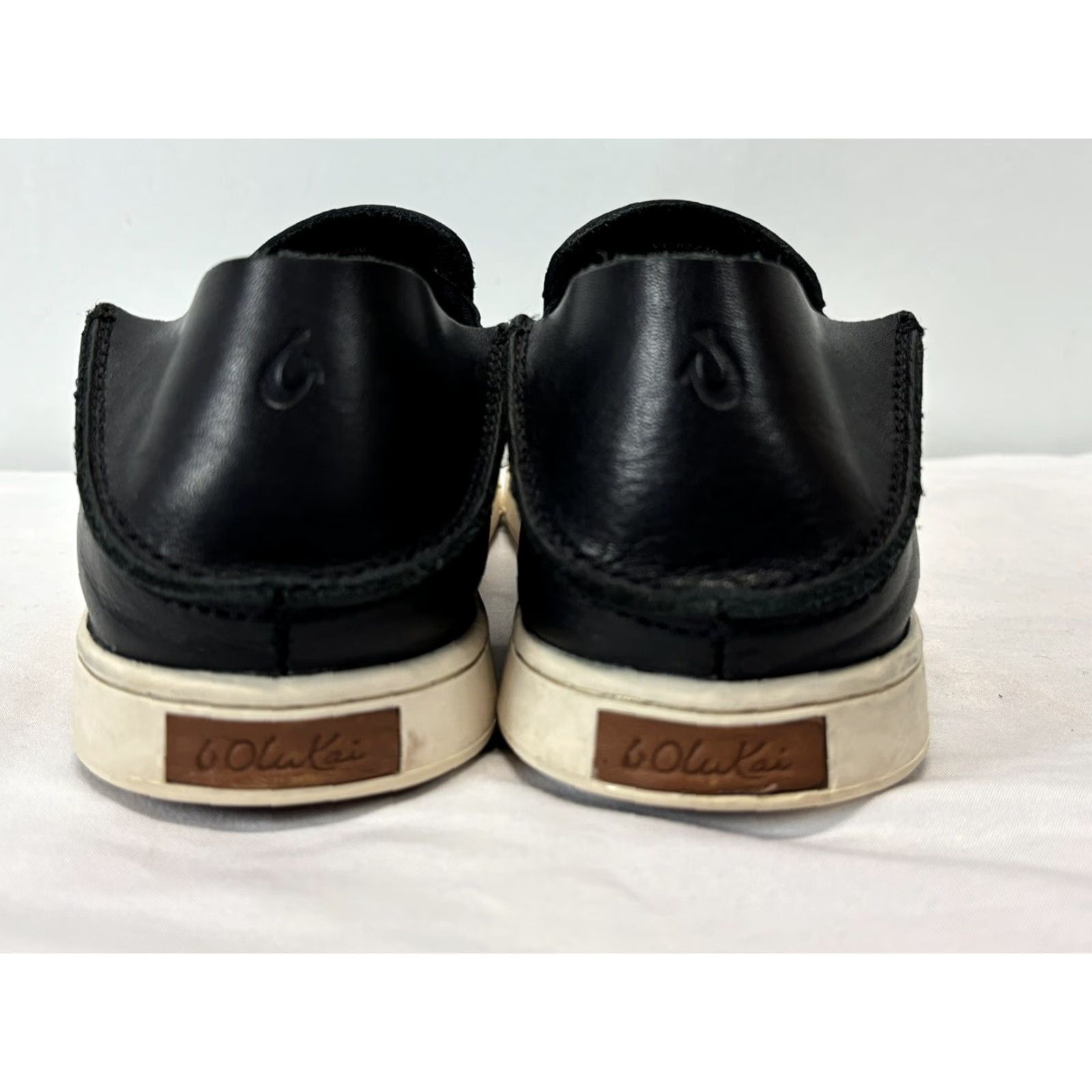 Olukai OluKai Pehuea Slip-On Leather Casual Sneaker Women’s Black 10 Drop Heel Comfort Size US 10 / IT 40 - 4 Thumbnail
