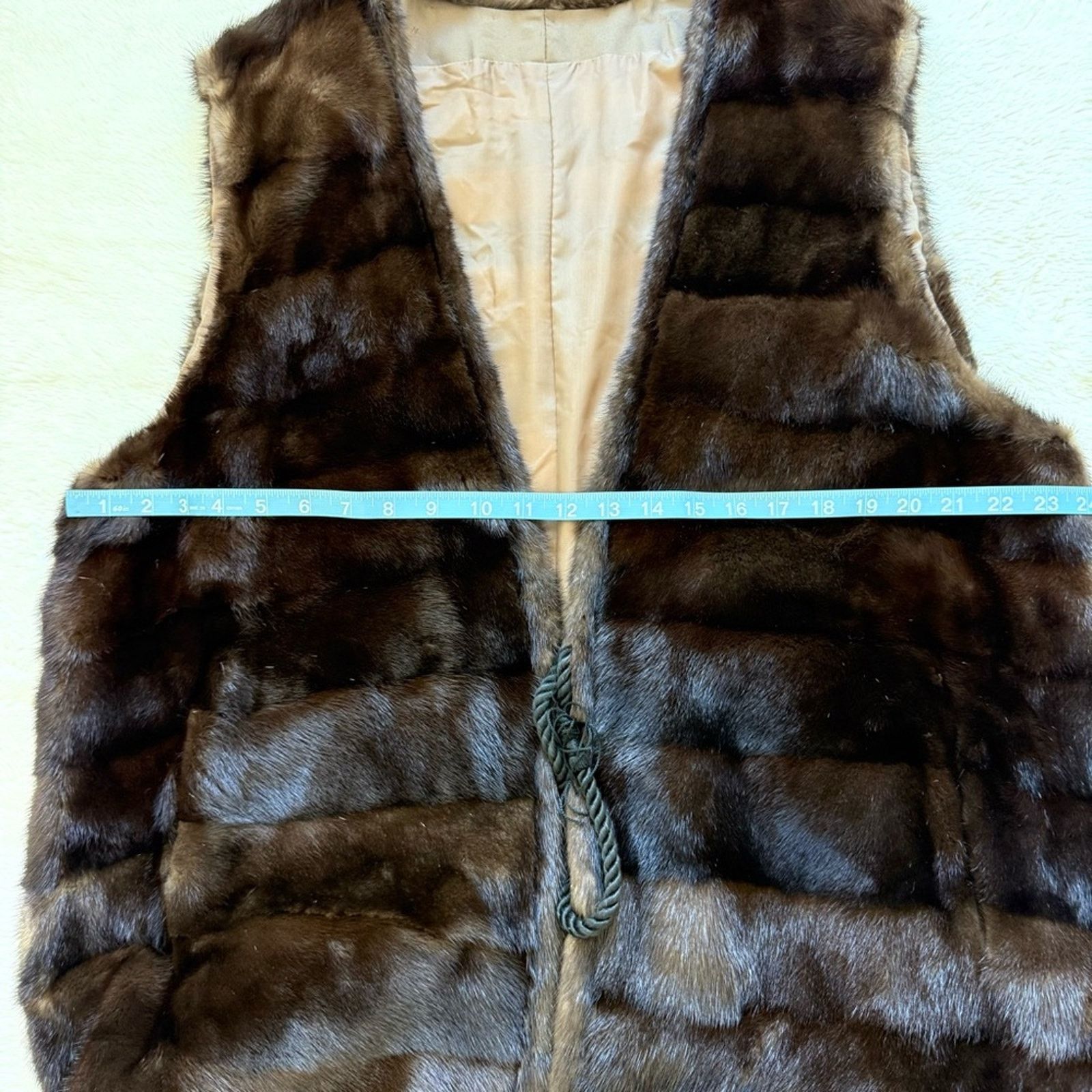 Other Mink natural fur long vest size L Retail 3200$ Size L / US 10 / IT 46 - 11 Thumbnail