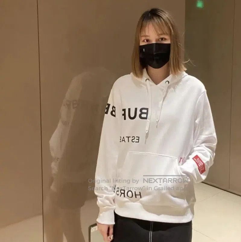 Burberry Burberry White Cotton Women's Sweatshirt. Size XS / US 0-2 / IT 36-38 - 9 Thumbnail