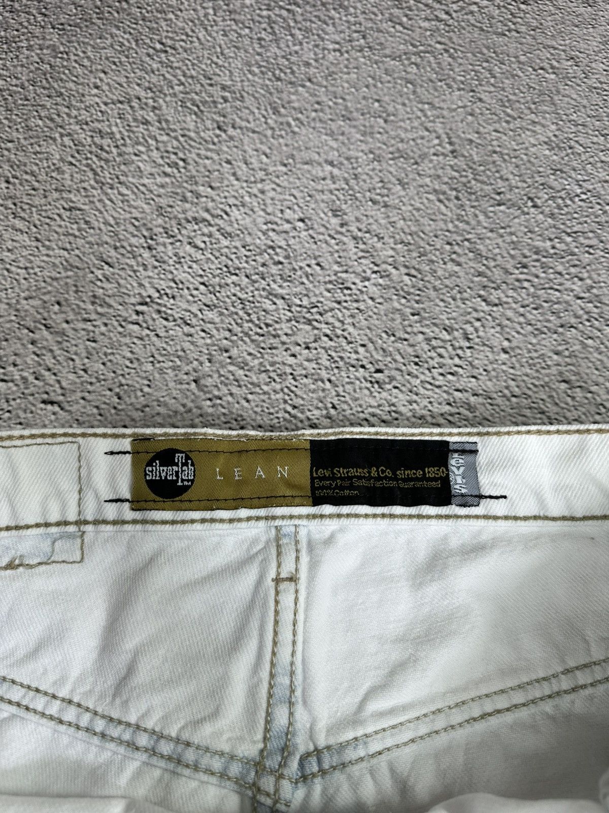 Jean × Levi's × Vintage Vintage Levi’s Silver Tab Lean Baggy Short 90s USA Y2K Size US 33 - 10 Thumbnail