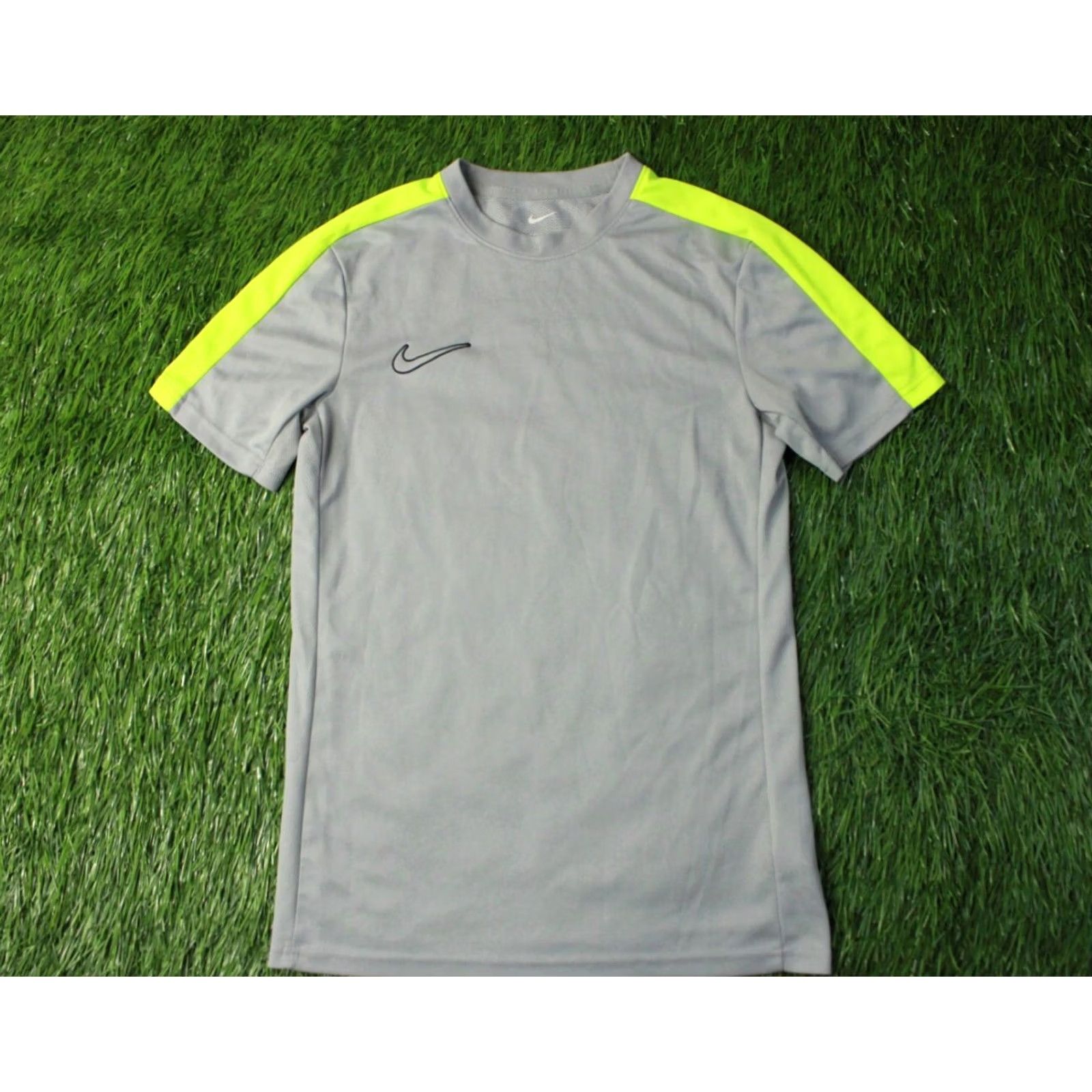 Nike NIKE ACADEMY DRI-FIT ORIGINAL 2023 MEN FOOTBALL SHIRT JERSEY TEE SIZE S Gray and Neon Size US S / EU 44-46 / 1 - 2 Thumbnail