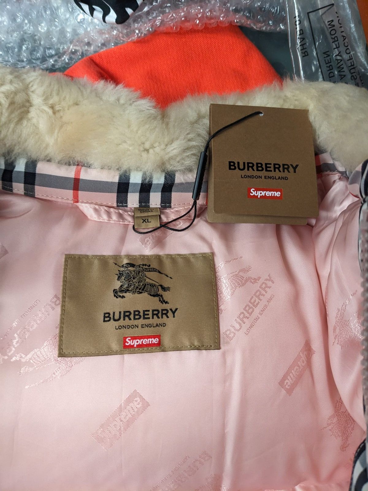 Supreme SS22 SUPREME X BURBERRY SHEARLING COLLAR DOWN JACKET PINK Size US XL / EU 56 / 4 - 6 Thumbnail