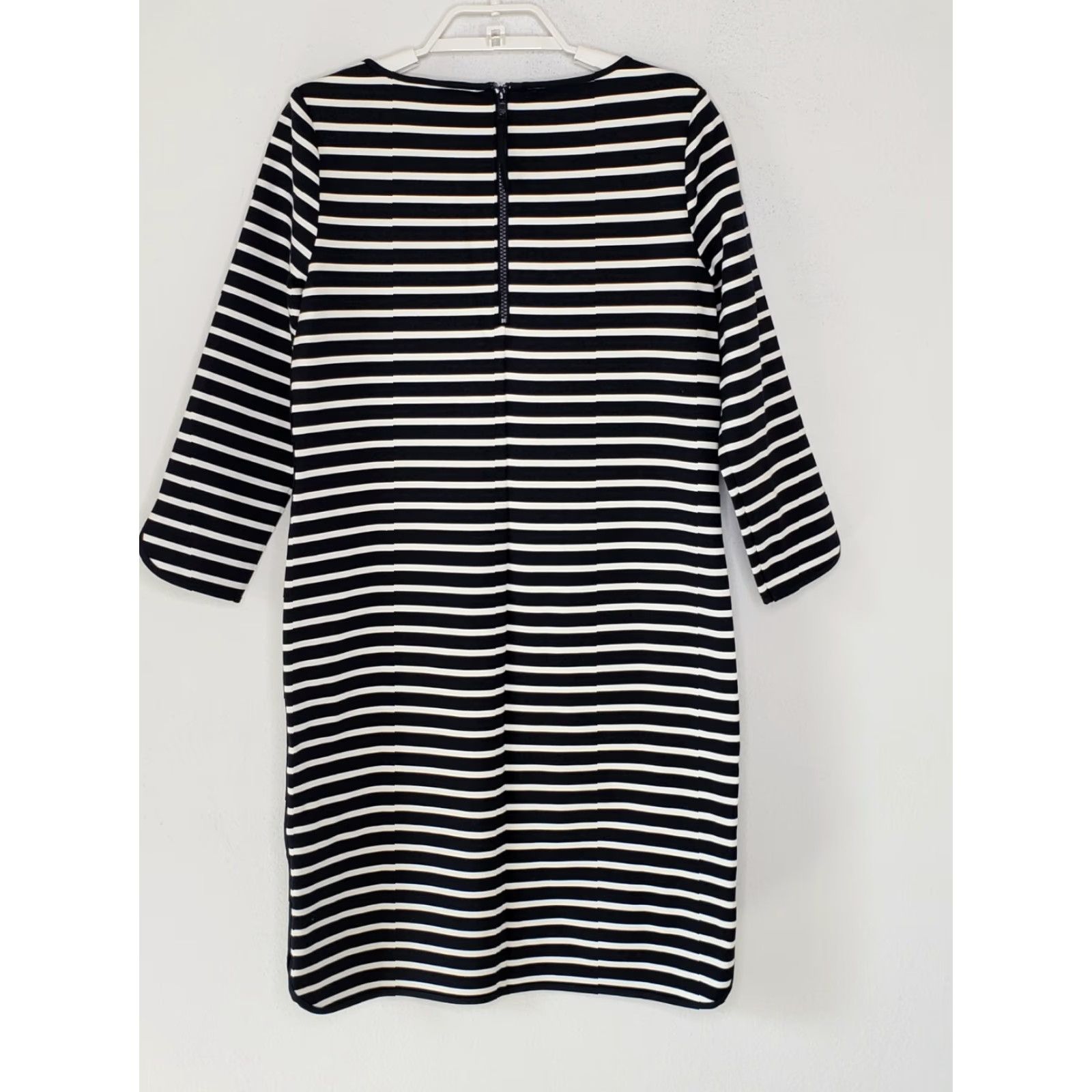 Lands' End Lands’ End Dress Navy White Stripe 3/4 Sleeve Boat Neck Shift Knee Length Pockets Sz 4 Womens Size S / US 4 / IT 40 - 3 Thumbnail