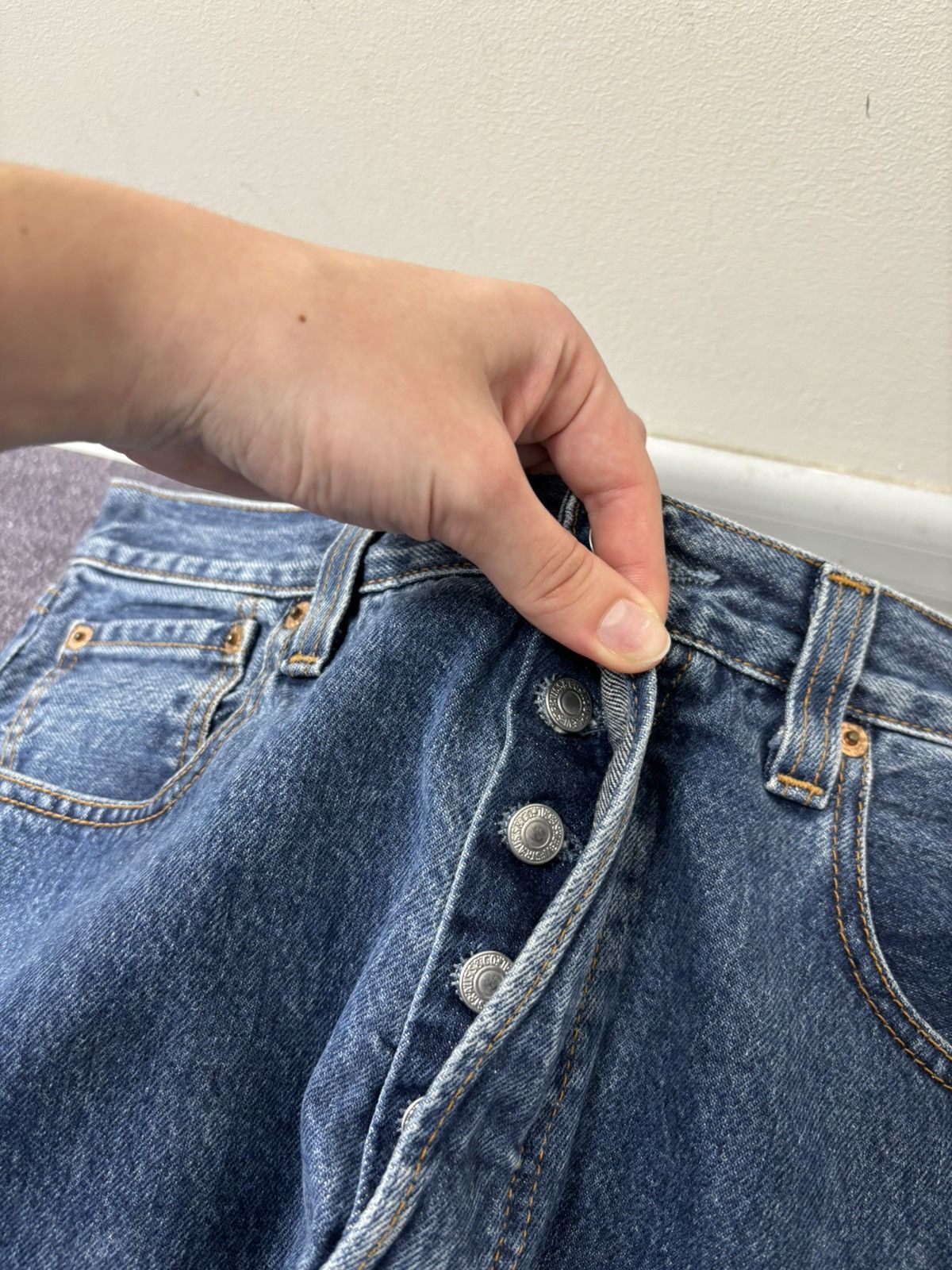 Levi's Vintage Levi’s 501 Men’s Straight Fit Blue USA Denim Jeans Size US 33 - 12 Thumbnail