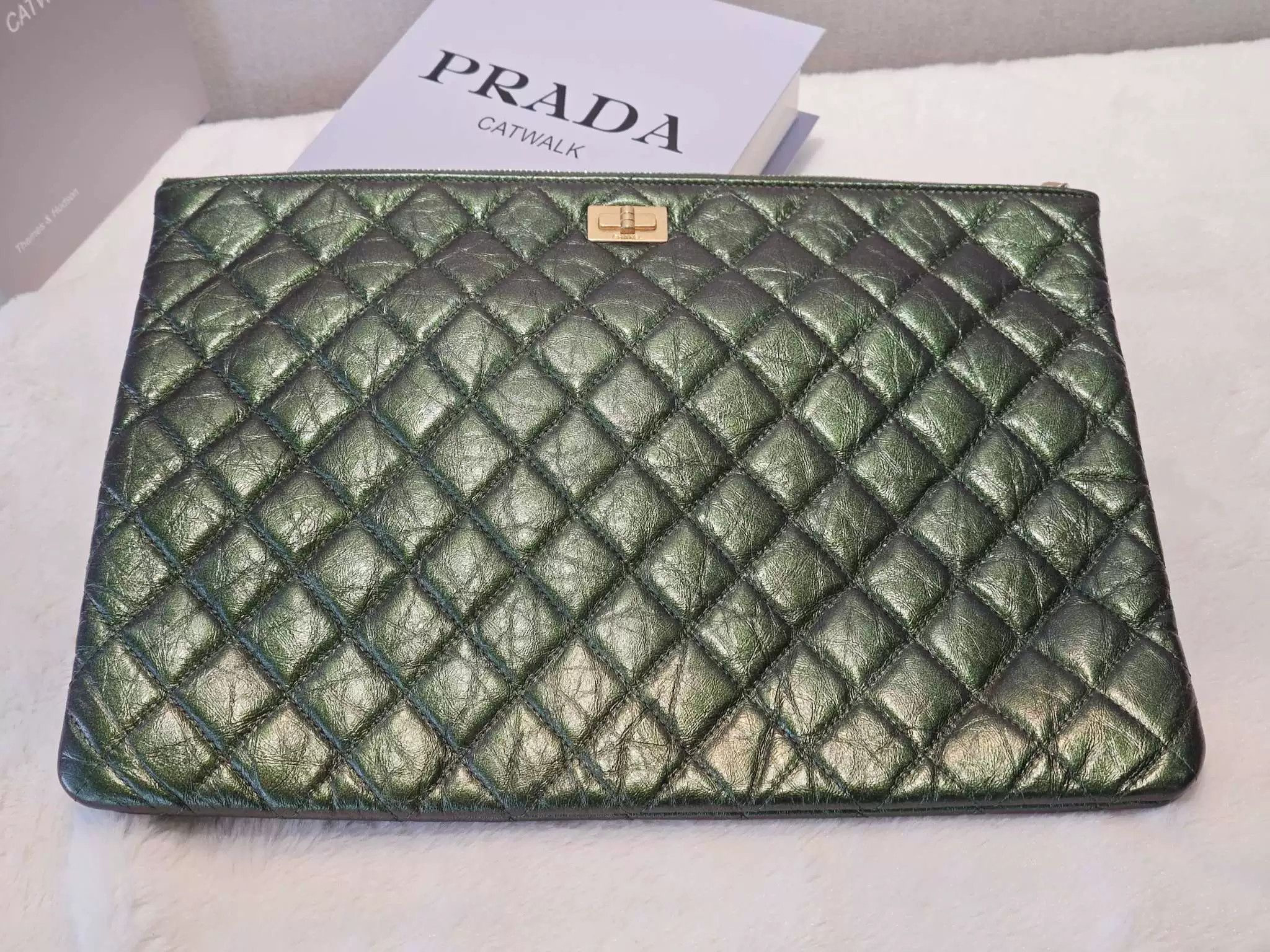 Chanel Pre-loved Bag Very good condition Size ONE SIZE - 1 Thumbnail