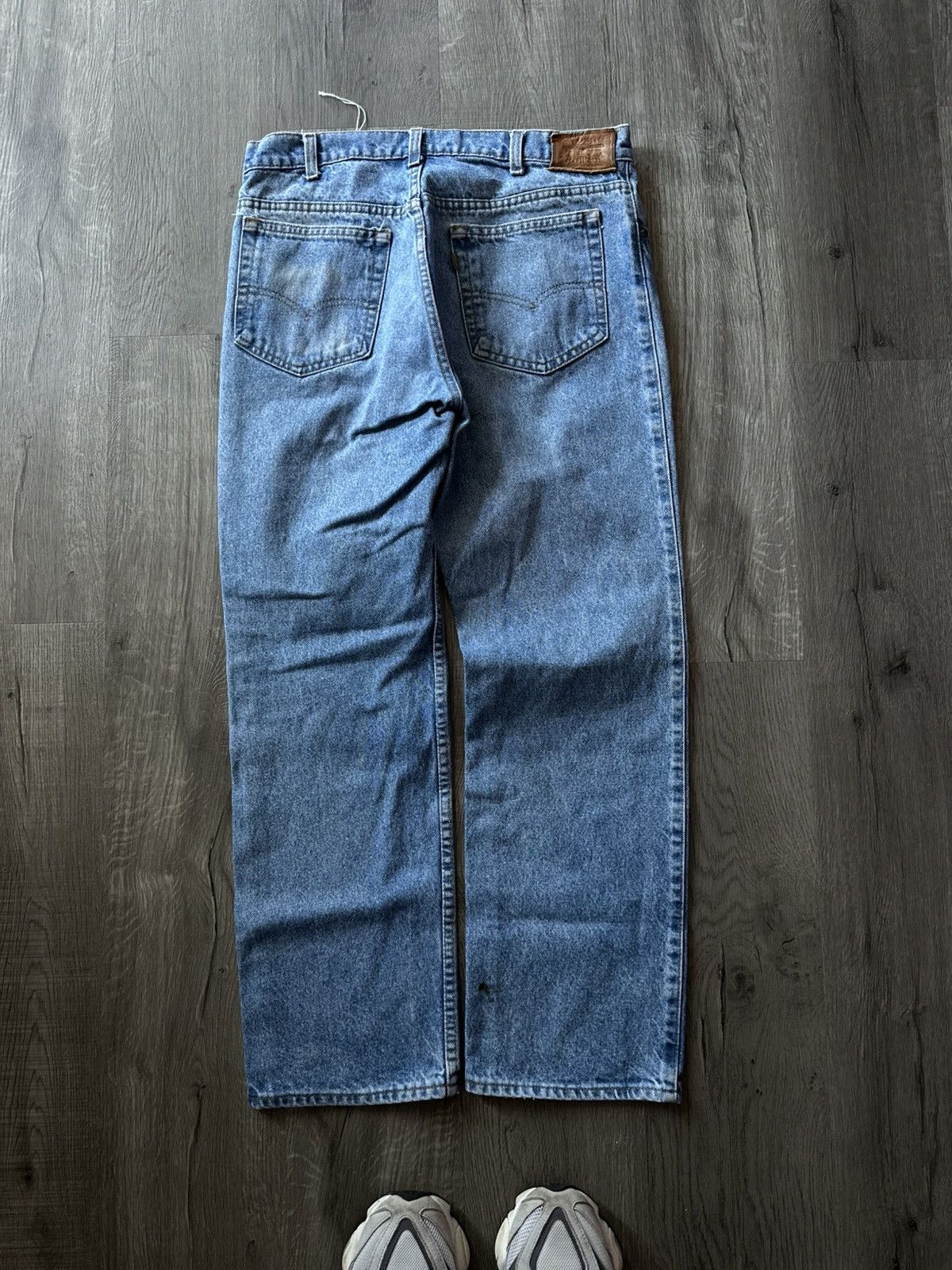 Vintage Vintage 90s Light Wash Levis Jeans Size US 34 / EU 50 - 1 Thumbnail