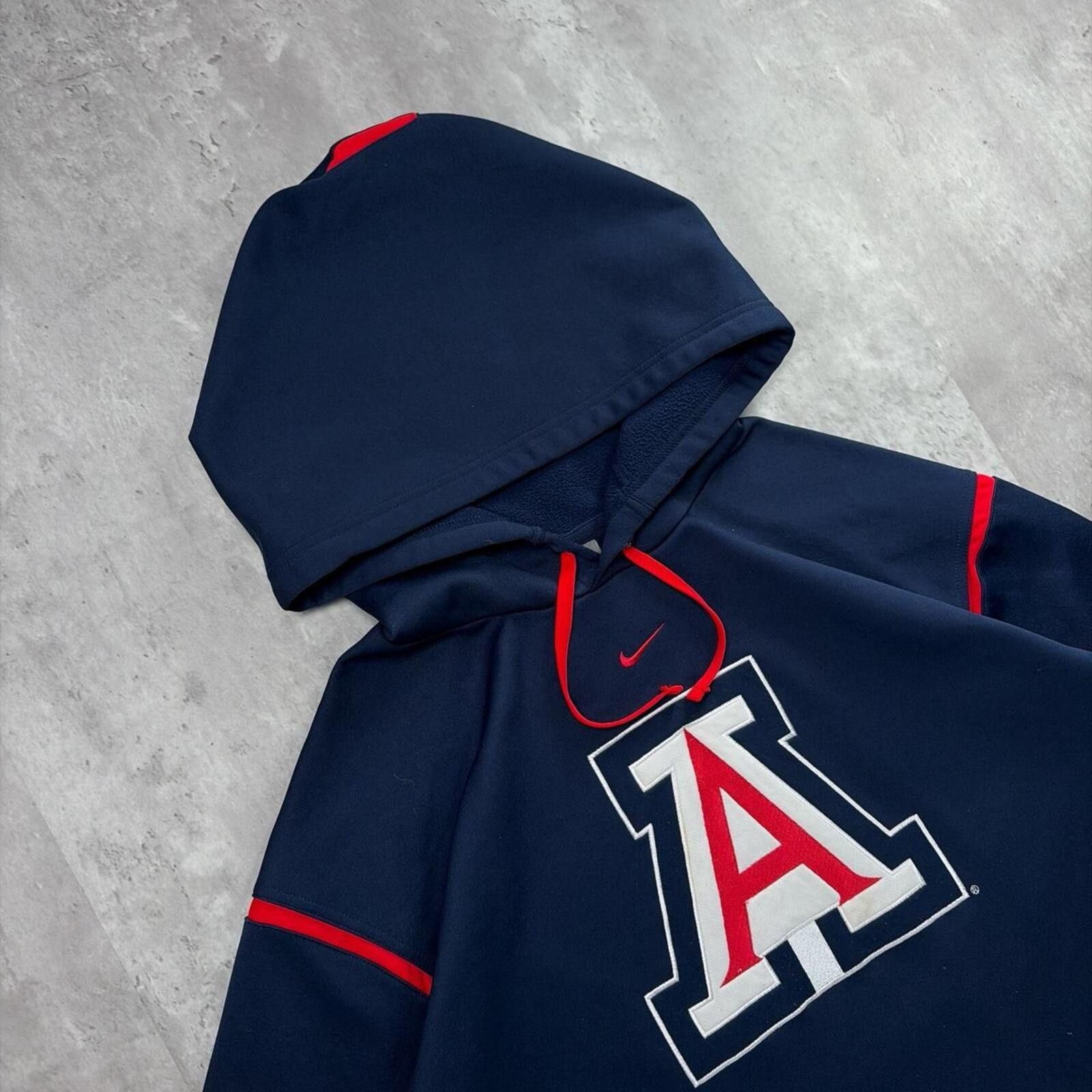 Nike Vintage Nike Team Middle Swoosh University Of Arizona Hoodie Size US L / EU 52-54 / 3 - 4 Thumbnail