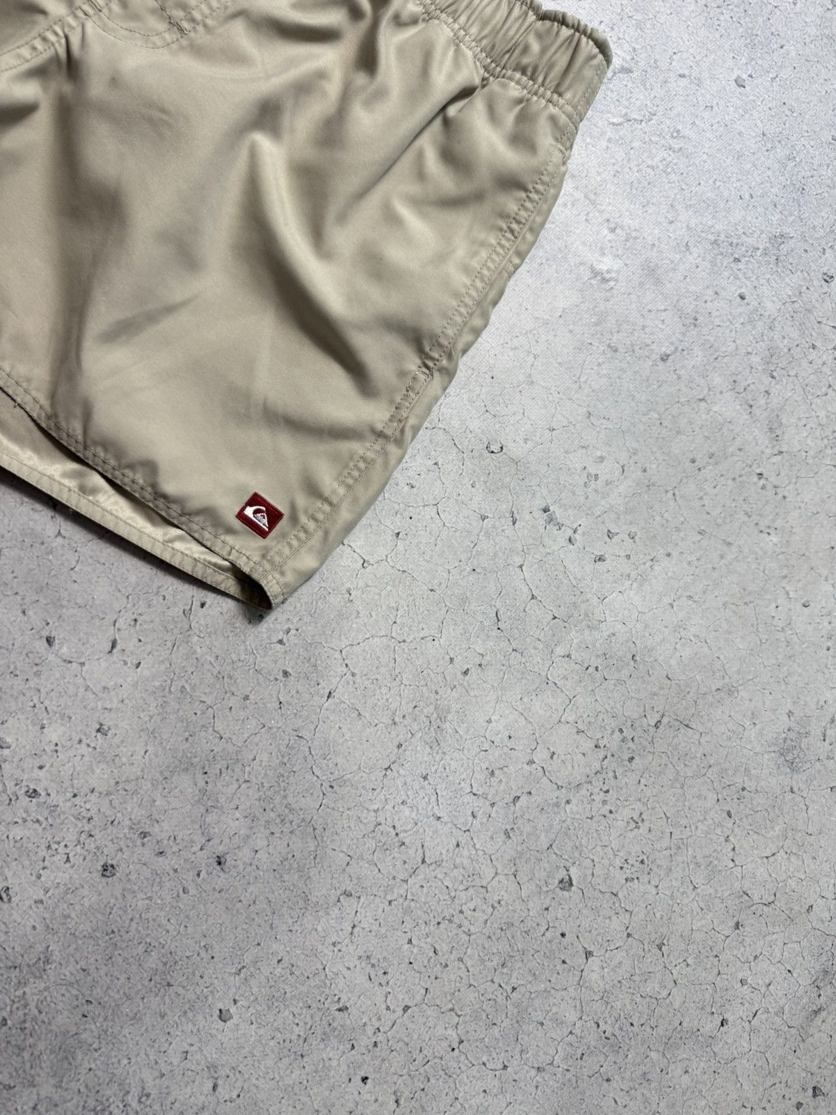 Quiksilver Quiksilver Vintage Nylon Shorts Big Logo Y2K Beige Size US 32 / EU 48 - 9 Thumbnail