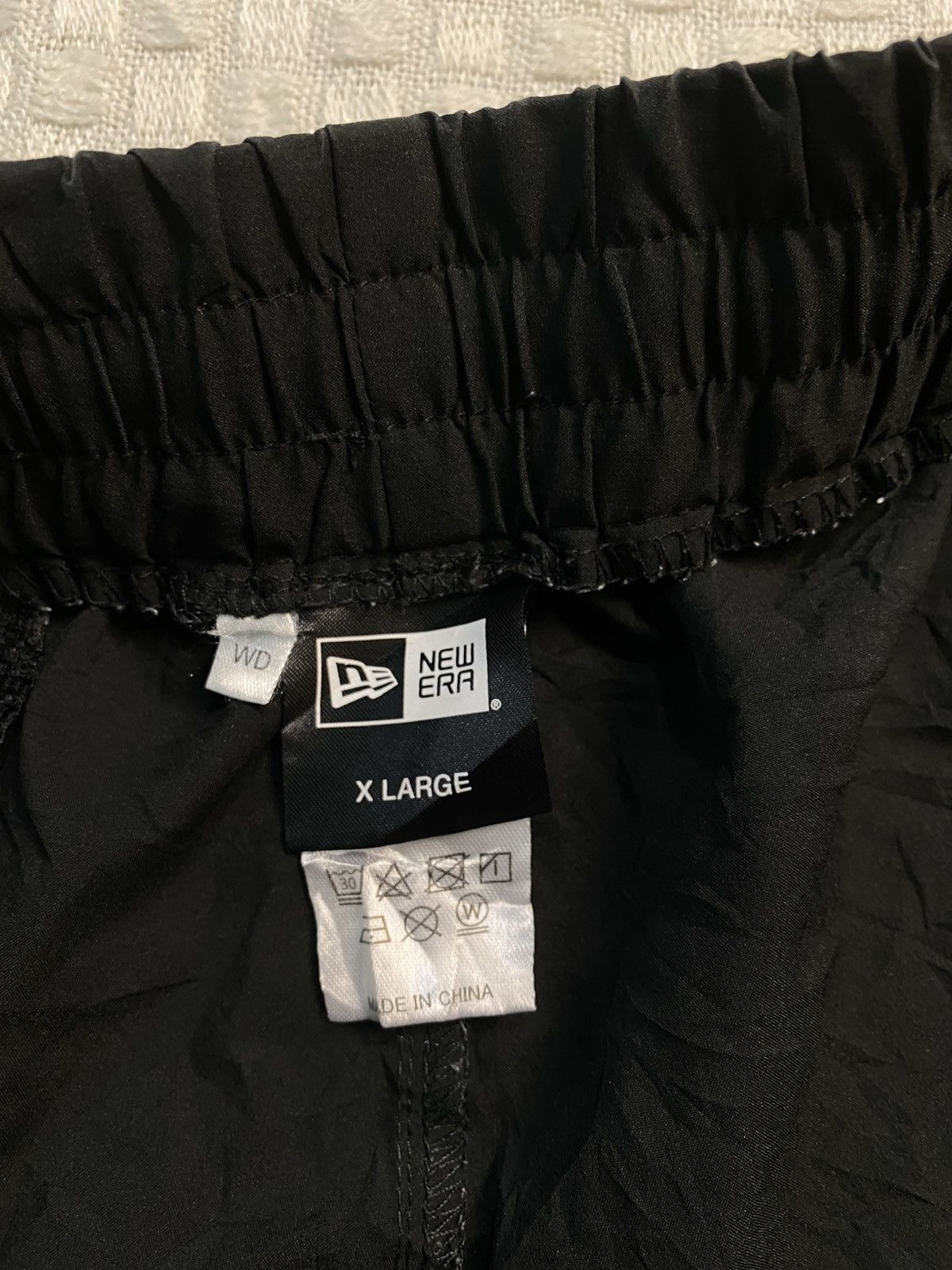New Era NEW ERA BAGGY NYLON TRACK PANTS Y2K Size US 30 / EU 46 - 2 Thumbnail