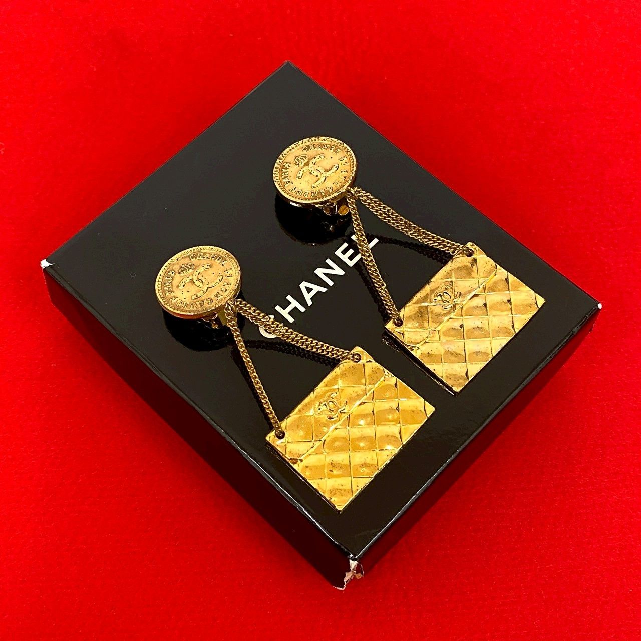 Chanel Chanel Chanel Matelassé Earrings Metal Earrings DUTY FREE for USA Size ONE SIZE - 1 Thumbnail