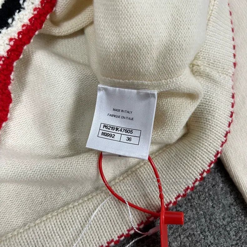 Chanel Chanel Snowflake Buckle Cashmere Cardigan coat Size XS / US 0-2 / IT 36-38 - 6 Thumbnail