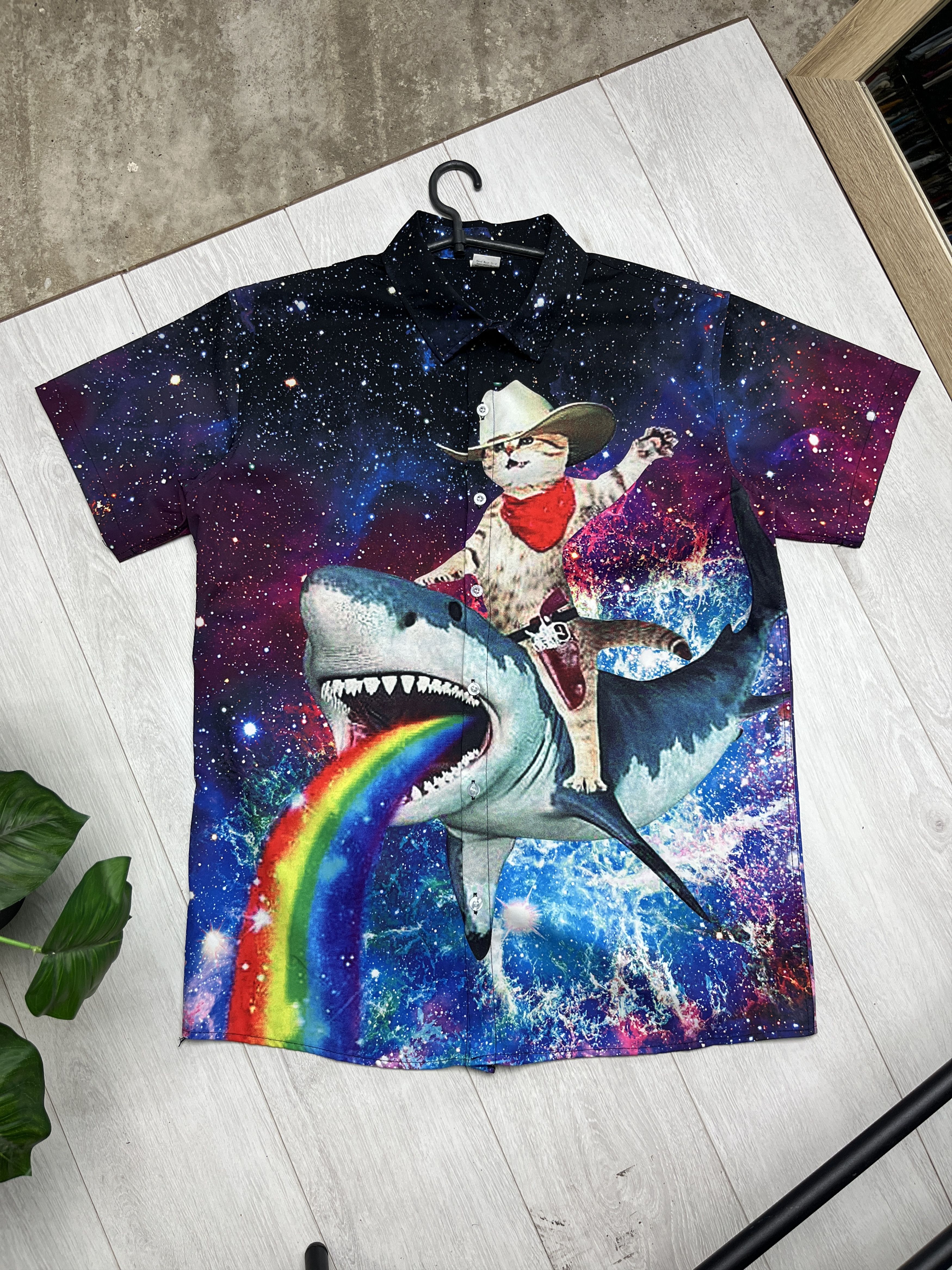Other 2010s CAT RIDING SHARK RAINBOW GALAXY BUTTON UP SHIRT - 826 Size US M / EU 48-50 / 2 - 1 Thumbnail