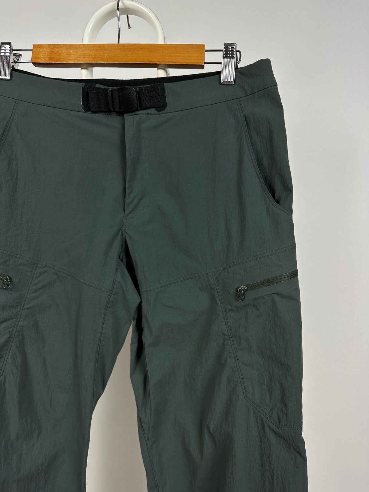 Arc'teryx Vintage Arcteryx Navy Green Nylon Cargo Pants Travis Style Size US 29 - 8 Thumbnail