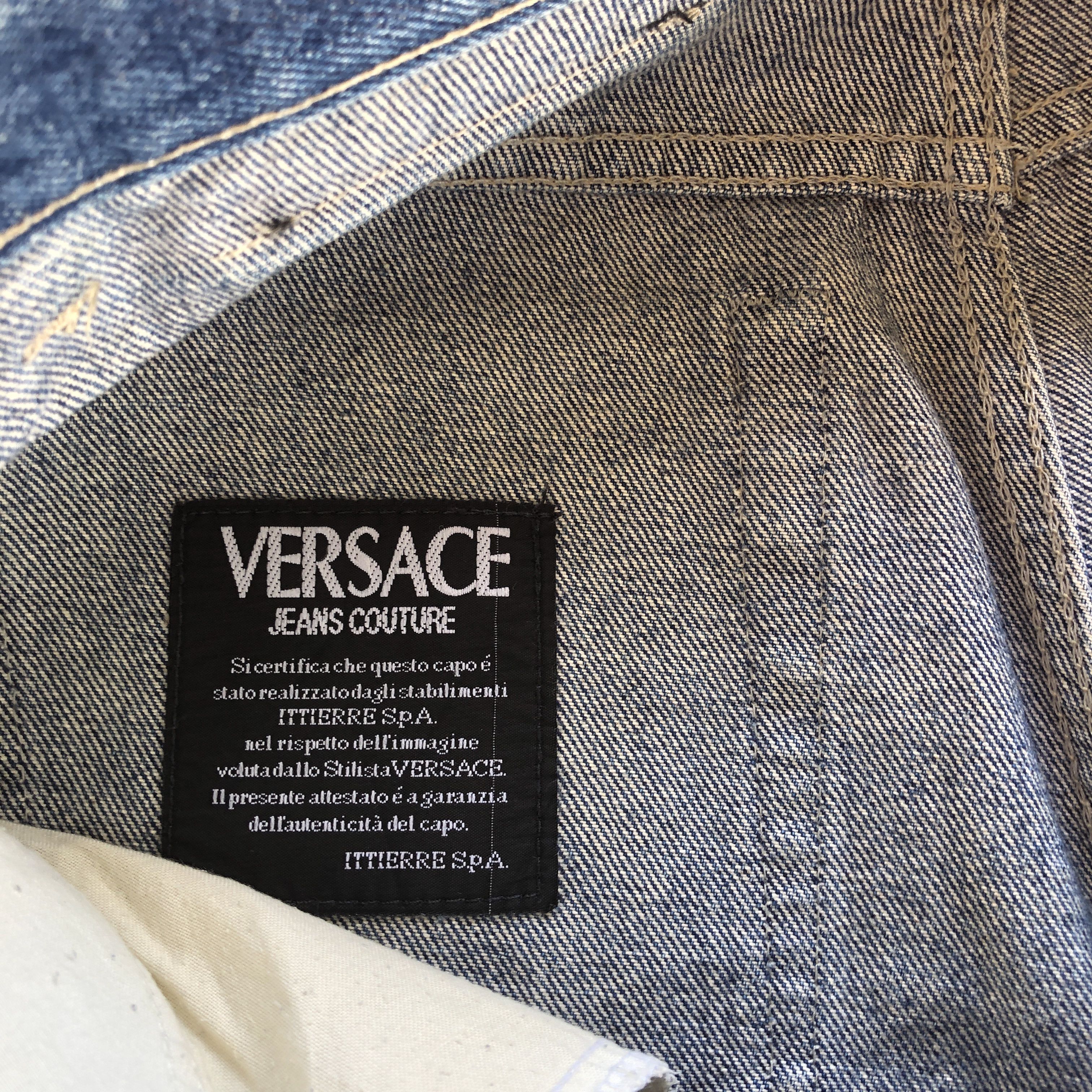 Versace Vintage Versace Jeans Medusa Versace Faded Light Wash Denim Size 28" / US 6 / IT 42 - 9 Thumbnail