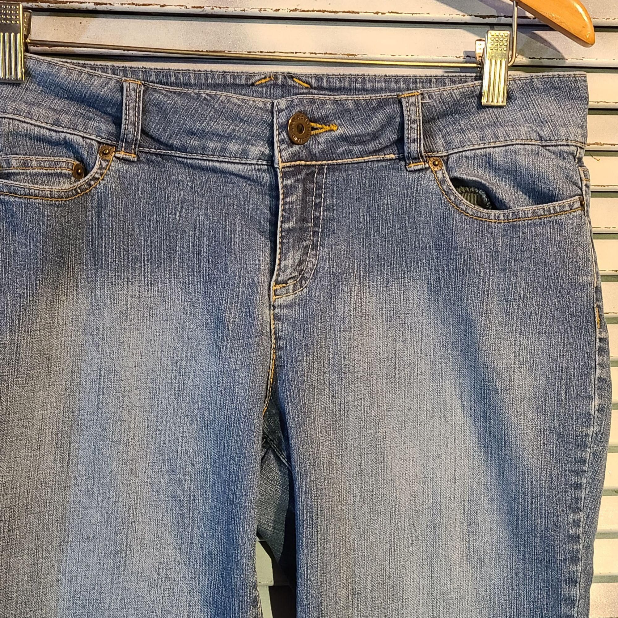 Designer DKNY Jeans Sz 8 Denim Bermuda Shorts Size 30" / US 8 / IT 44 - 4 Thumbnail