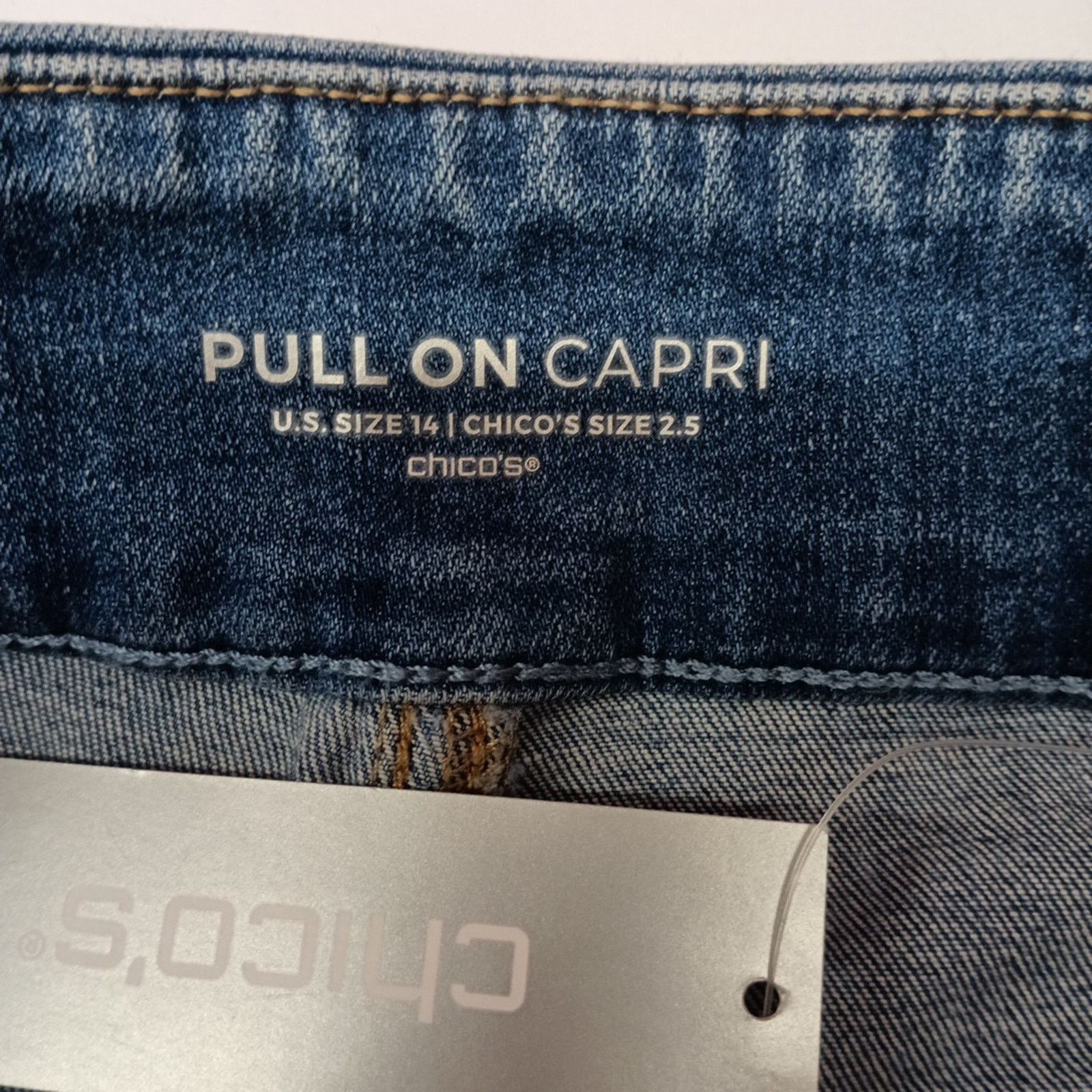 Chicos Chicos Pull On Denim Capris Women's Size 14 Blue Crop Basic Size 36" / US 14 / IT 50 - 5 Thumbnail