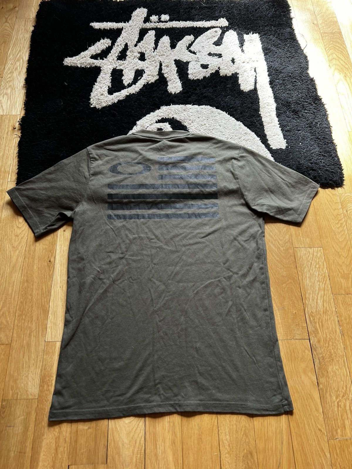 Oakley × Vintage Vintage Oakley T-shirt Tee Big American Flag Logo Size US S / EU 44-46 / 1 - 1 Thumbnail