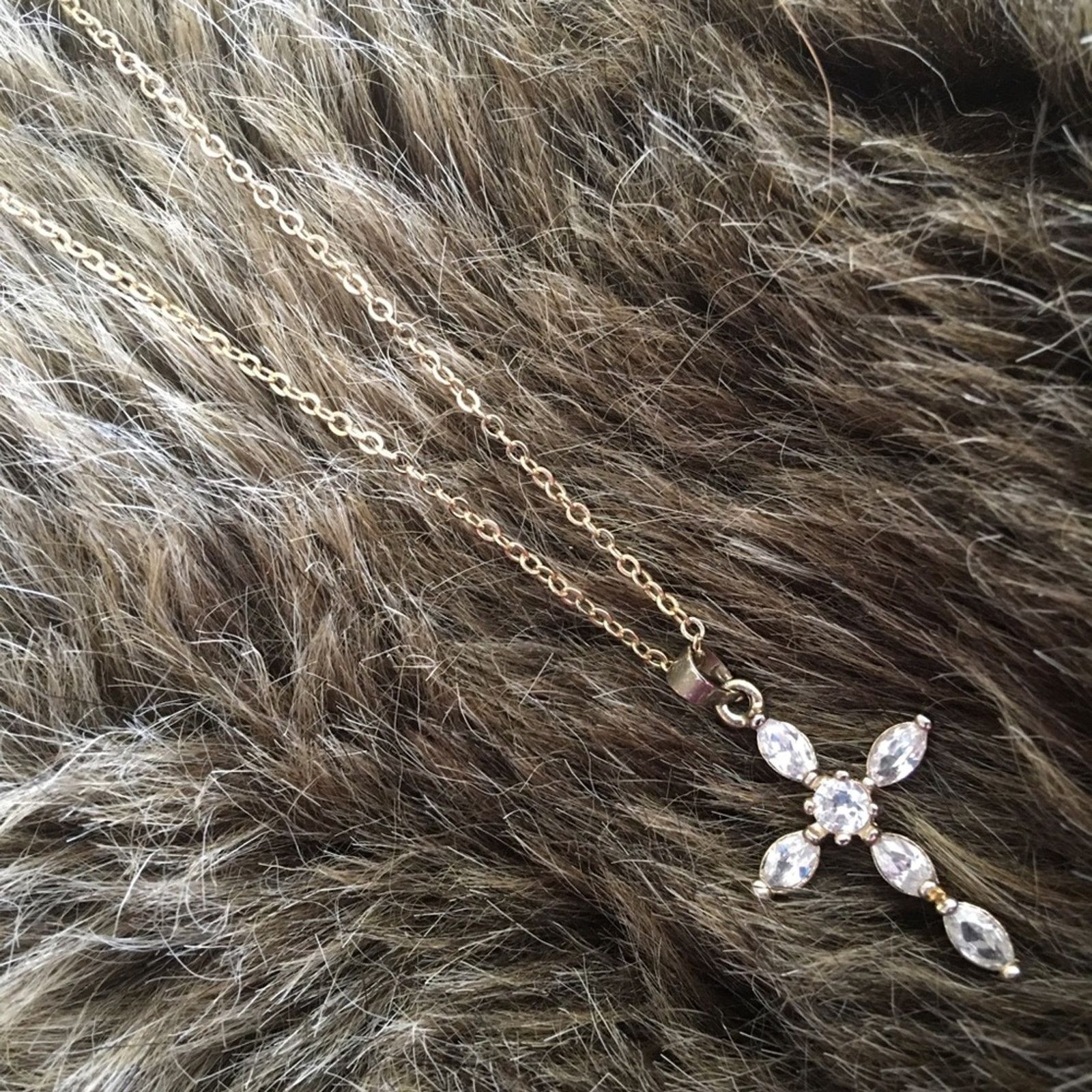 Jewelry CZ stone cross gold tone setting necklace Size ONE SIZE - 6 Thumbnail