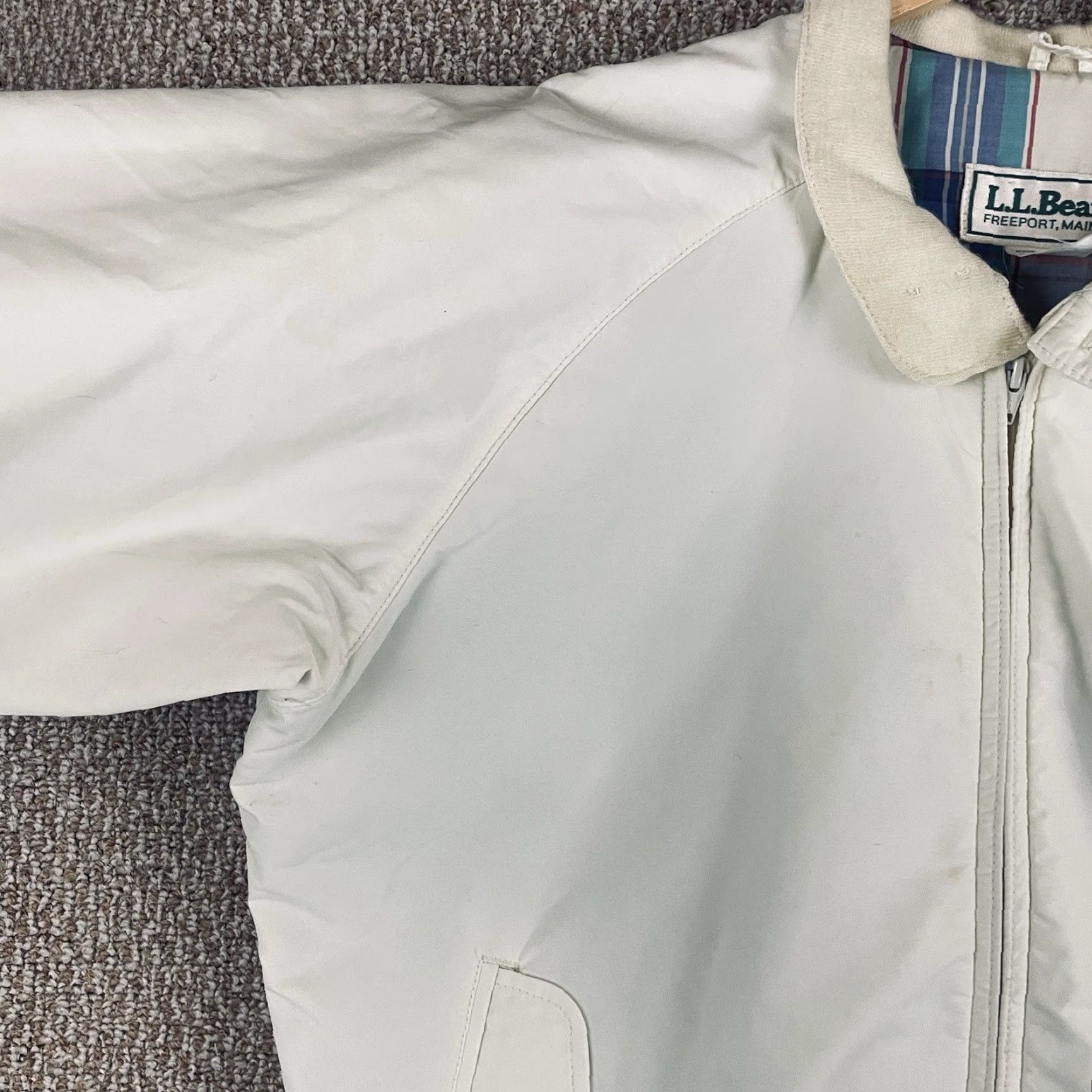 Vintage VINTAGE L.L. Bean Bomber Jacket Coat XL White Nylon Lined USA Mens Regular 90s Cotton Blend Pockets Size US XL / EU 56 / 4 - 7 Thumbnail