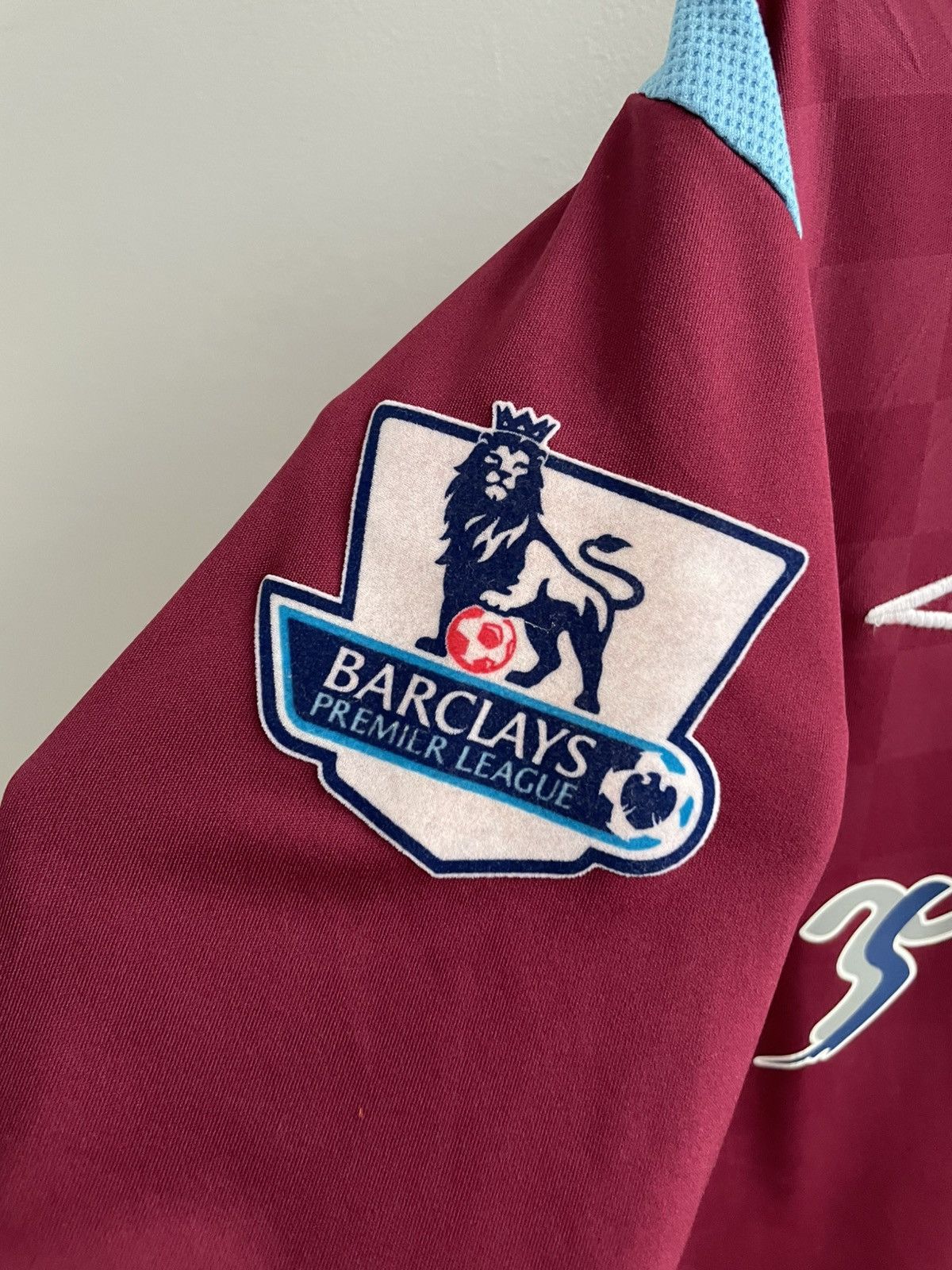 Umbro West Ham United 2009 2010 Home Football Shirt Soccer Jersey Size US L / EU 52-54 / 3 - 4 Thumbnail