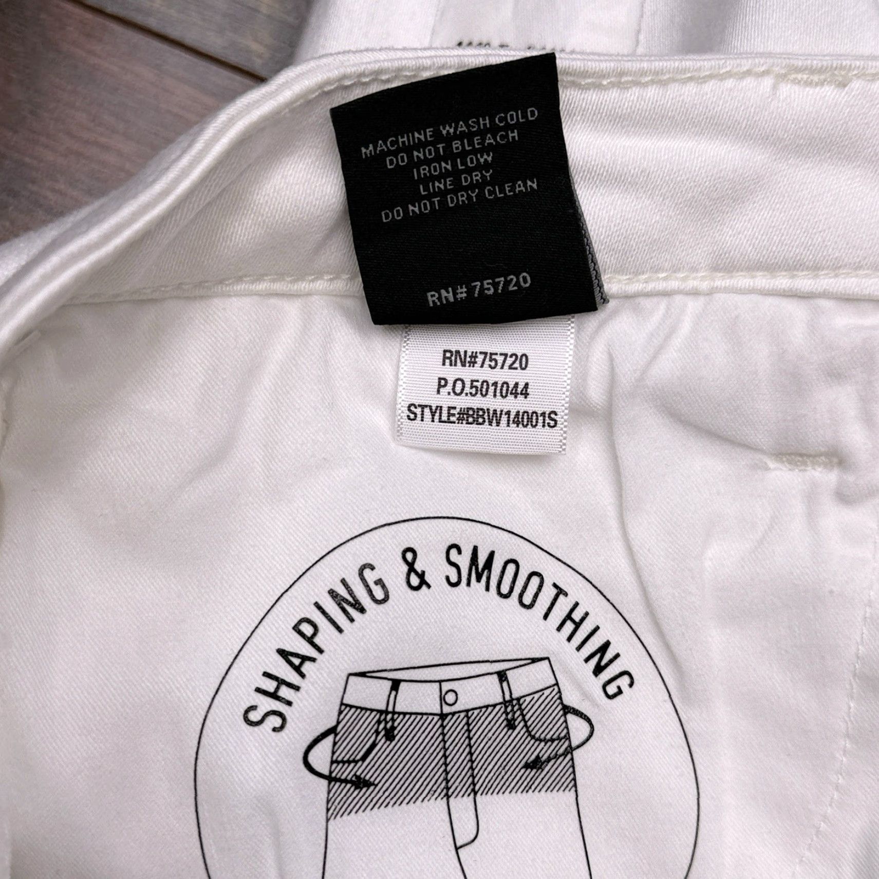 Vintage Buckle White Classic Skinny Jeans Womens 30x30 Stretch Fit Zip Button 5-Pocket Denim Regular 30 Inseam City Logo New with Tags Size 30" / US 8 / IT 44 - 6 Thumbnail