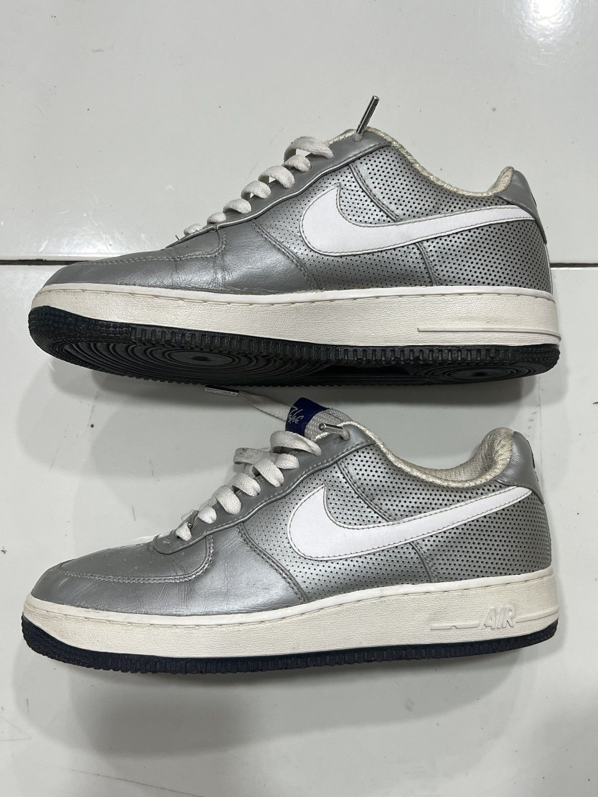 Nike Nike Air Force 1 Low Futura Be True 2010 Silver 318775-005 Size US 8 / EU 41 - 2 Thumbnail