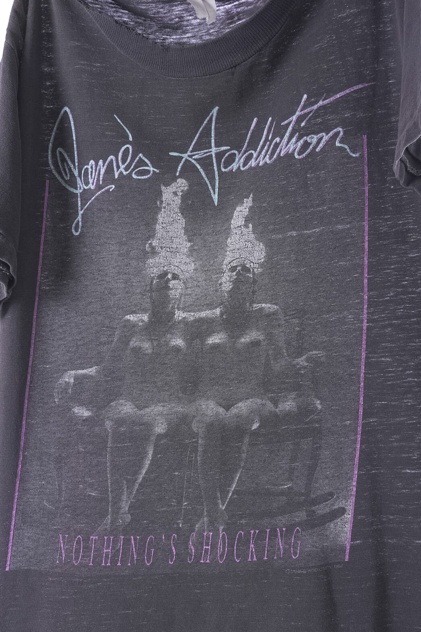Vintage VINTAGE 1988 JANES ADDICITION ‘NOTHINGS SHOCKING’ T-SHIRT Size US L / EU 52-54 / 3 - 8 Thumbnail