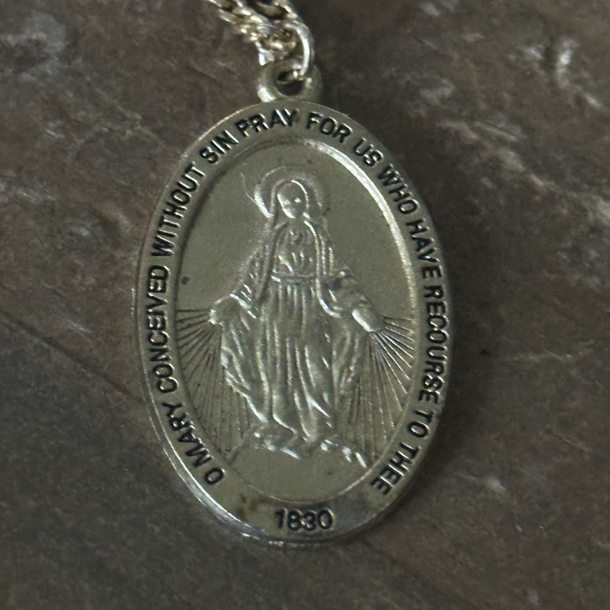 Vintage Vintage gold tone Miraculous Virgin Mary pendant necklace Size ONE SIZE - 2 Thumbnail